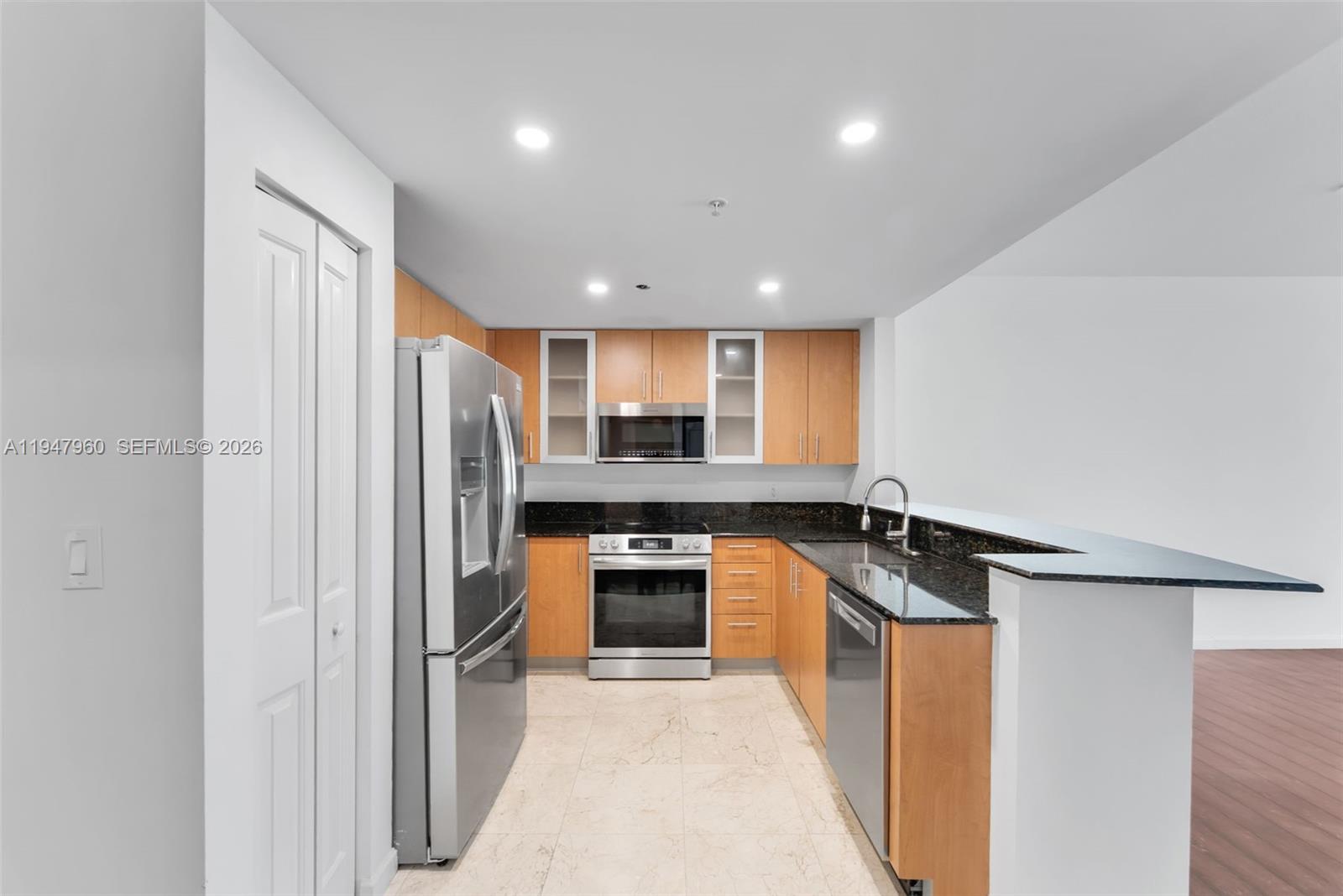 7914 Harbor Island Dr #203, North Bay Village FL 33141