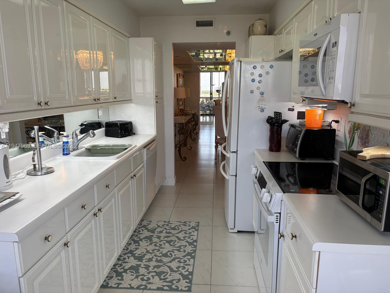 3600 Yacht Club Dr #1001, Aventura FL 33180