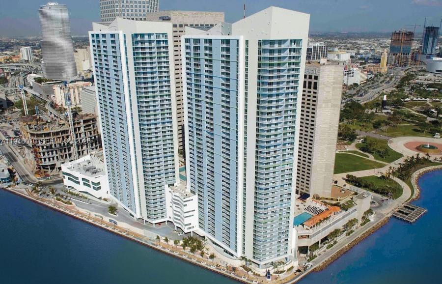 325 S Biscayne Blvd #3718, Miami FL 33131