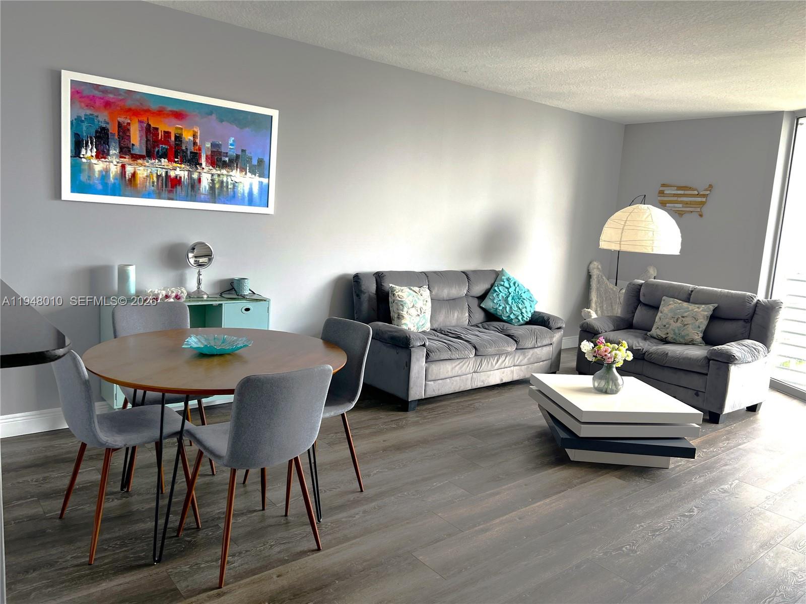 325 S Biscayne Blvd #3718, Miami FL 33131