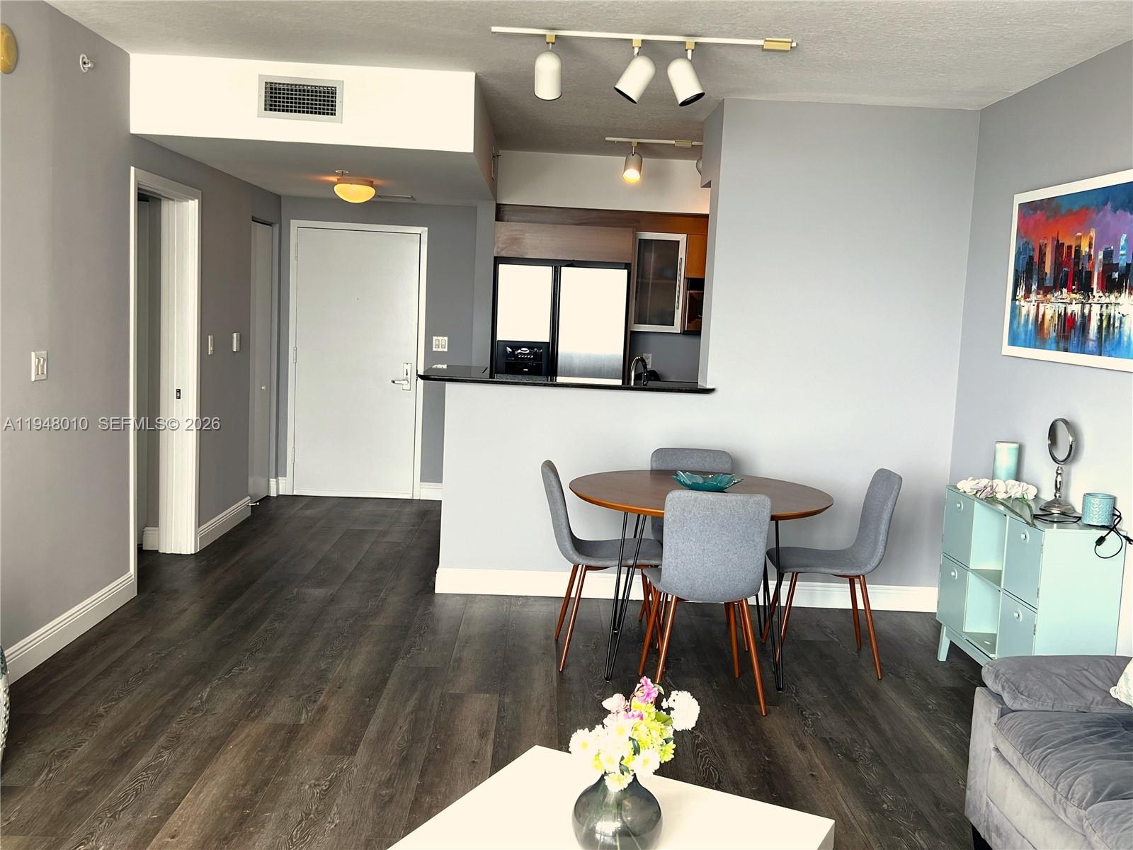 325 S Biscayne Blvd #3718, Miami FL 33131