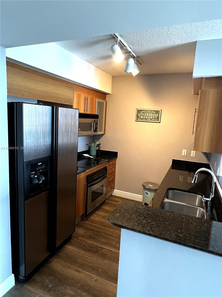325 S Biscayne Blvd #3718, Miami FL 33131