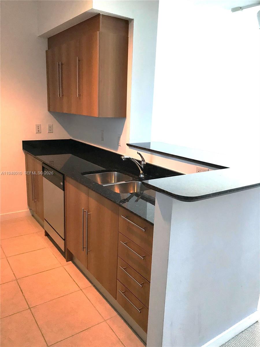 325 S Biscayne Blvd #3718, Miami FL 33131