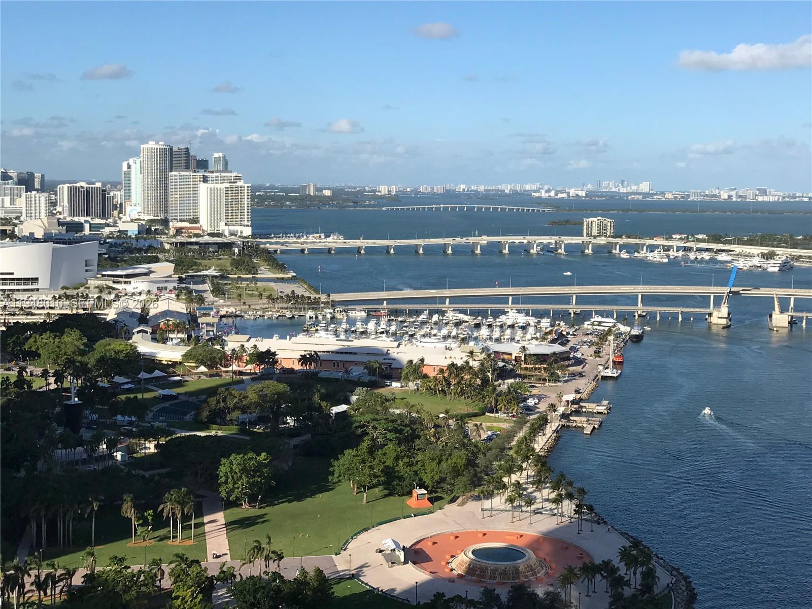 325 S Biscayne Blvd #3718, Miami FL 33131