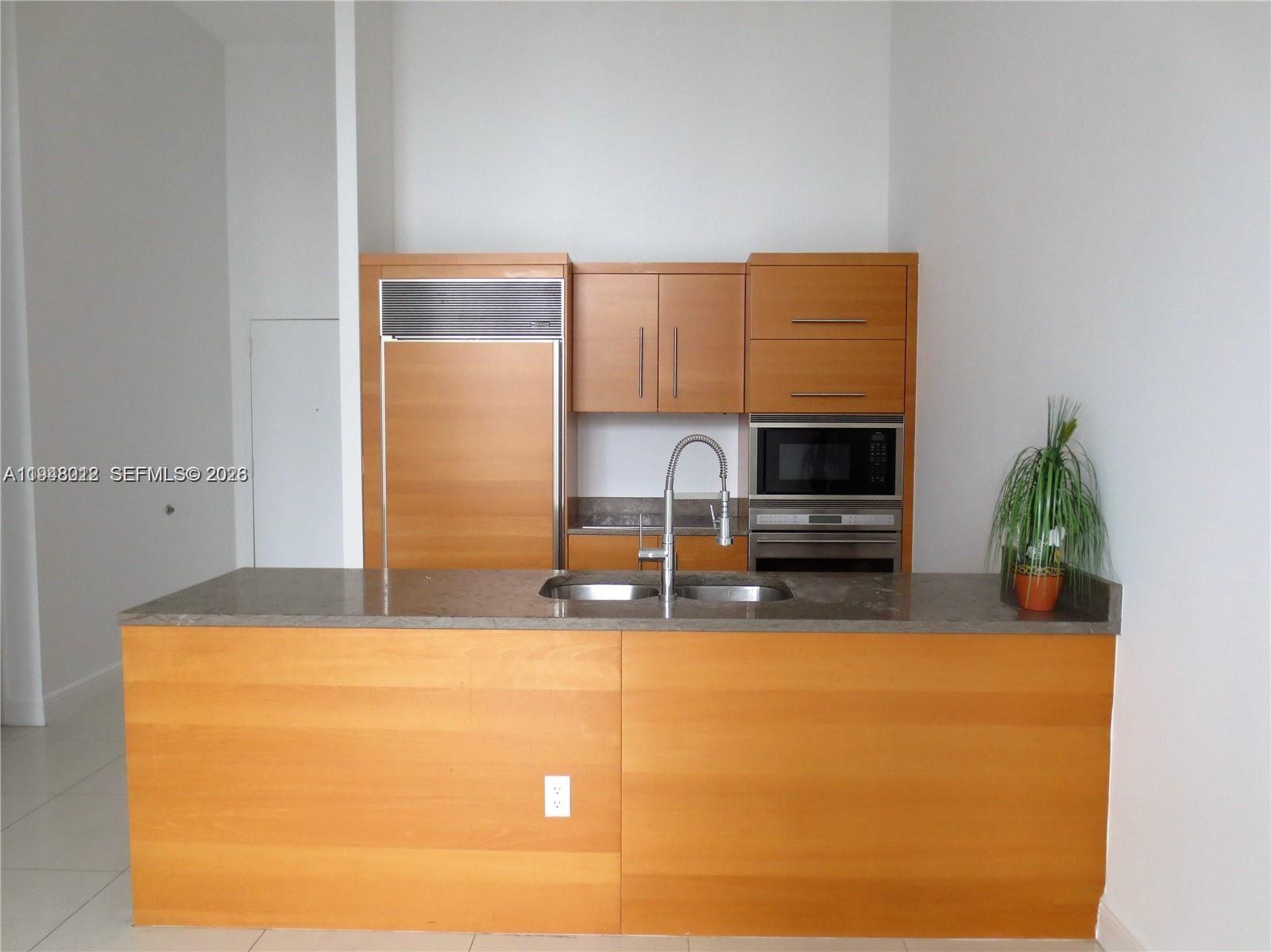 475 Brickell Ave #2212, Miami FL 33131