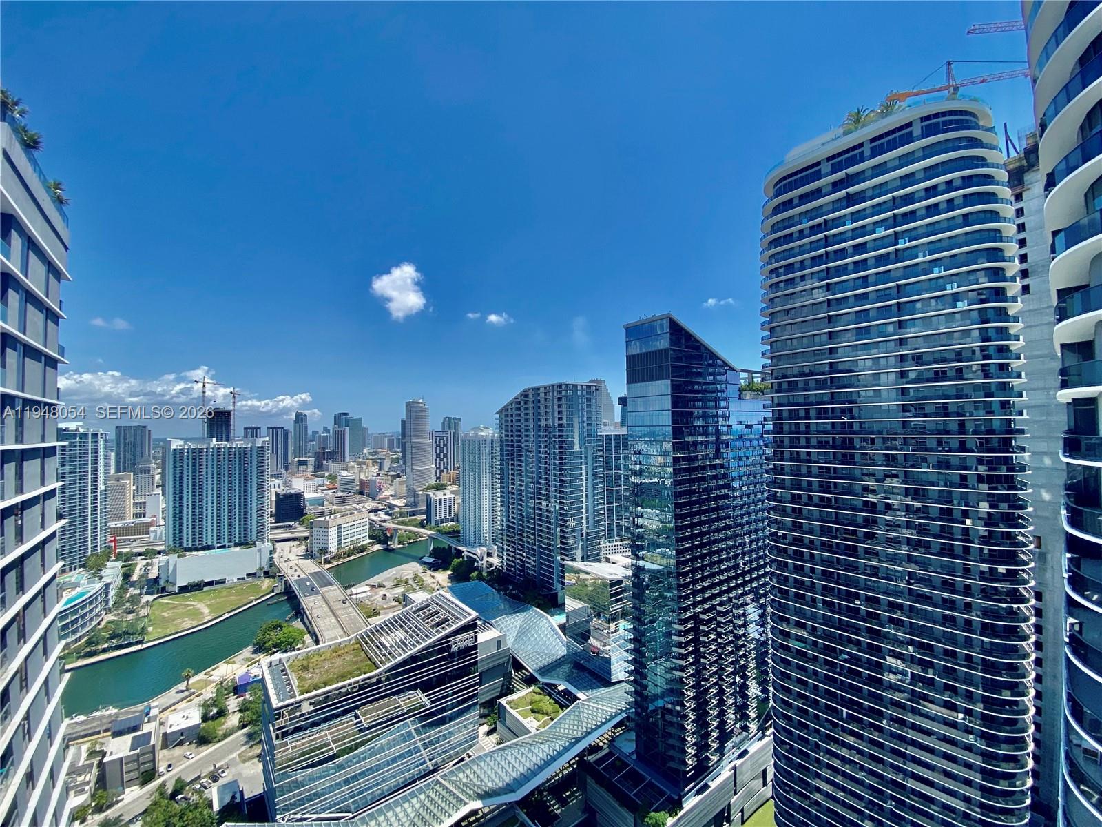 55 SW 9th St #4201, Miami FL 33130