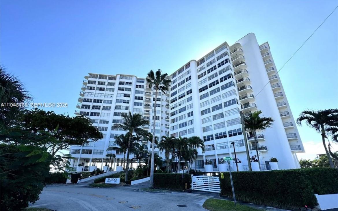 11930 N Bayshore Dr #406, North Miami FL 33181