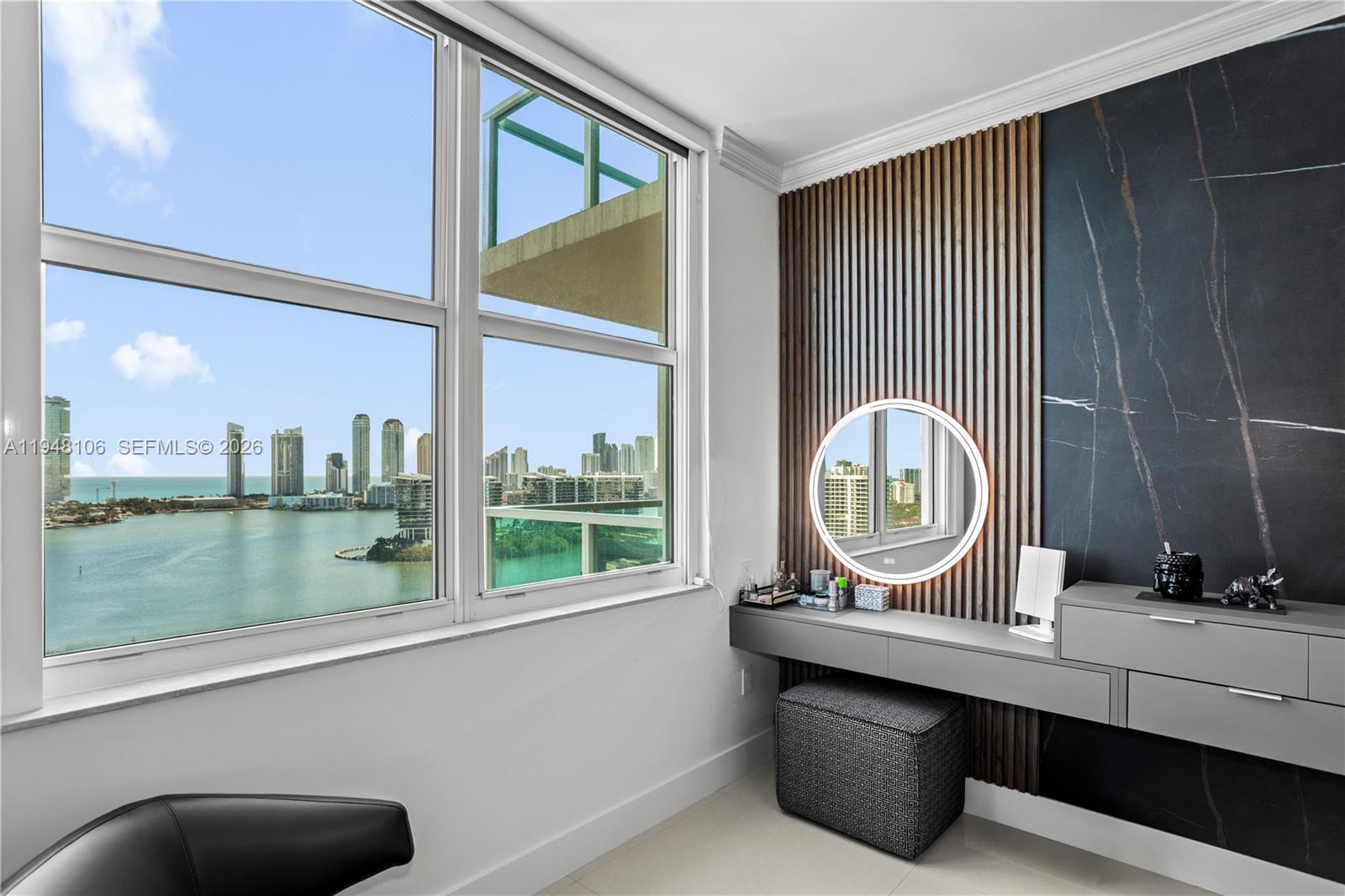 3330 NE 190th St #2111, Aventura FL 33180