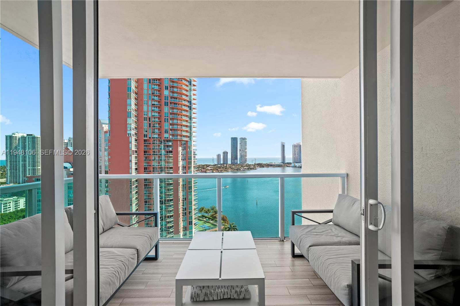 3330 NE 190th St #2111, Aventura FL 33180