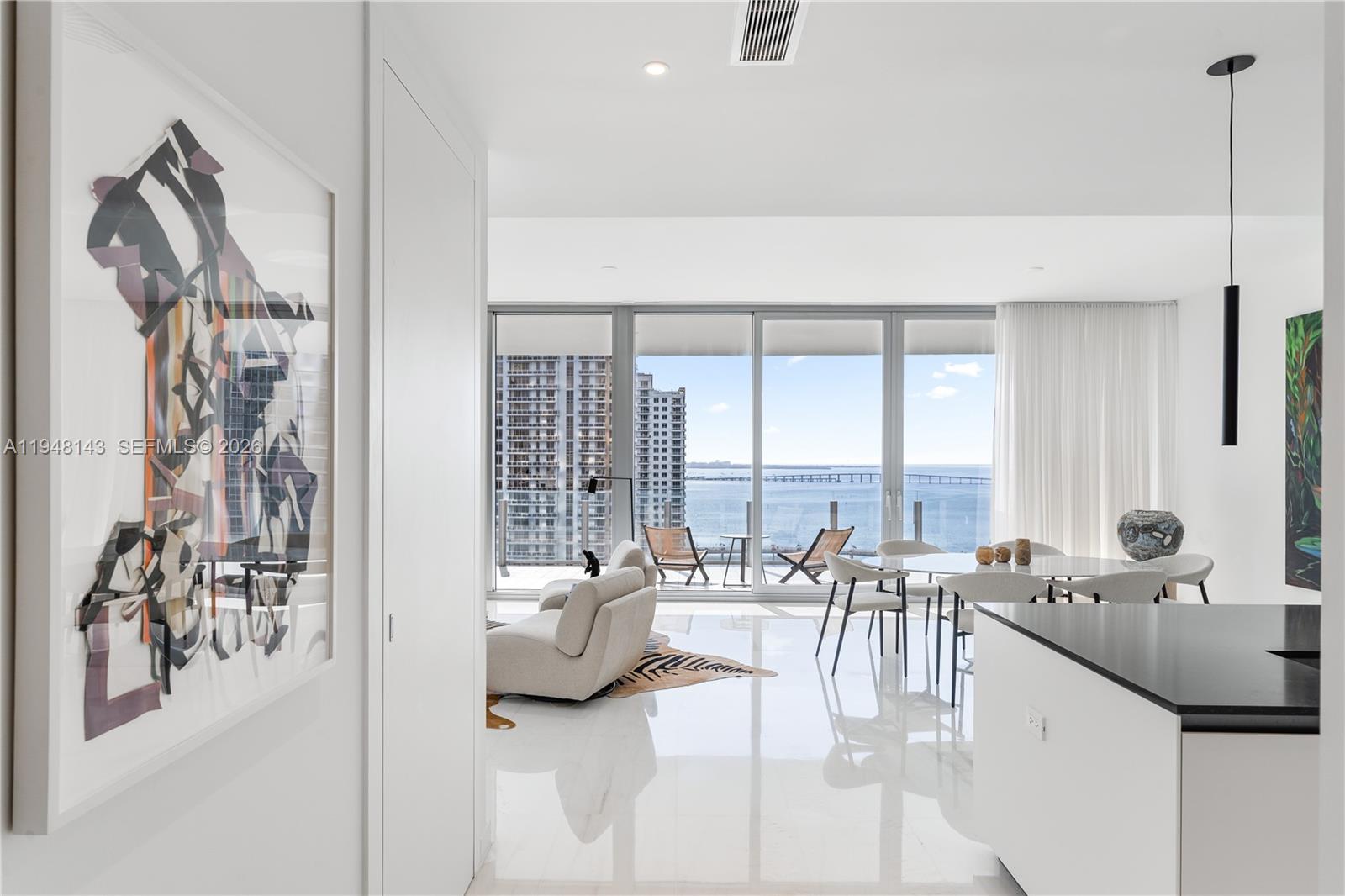 300 Biscayne Blvd Way #2102, Miami FL 33131