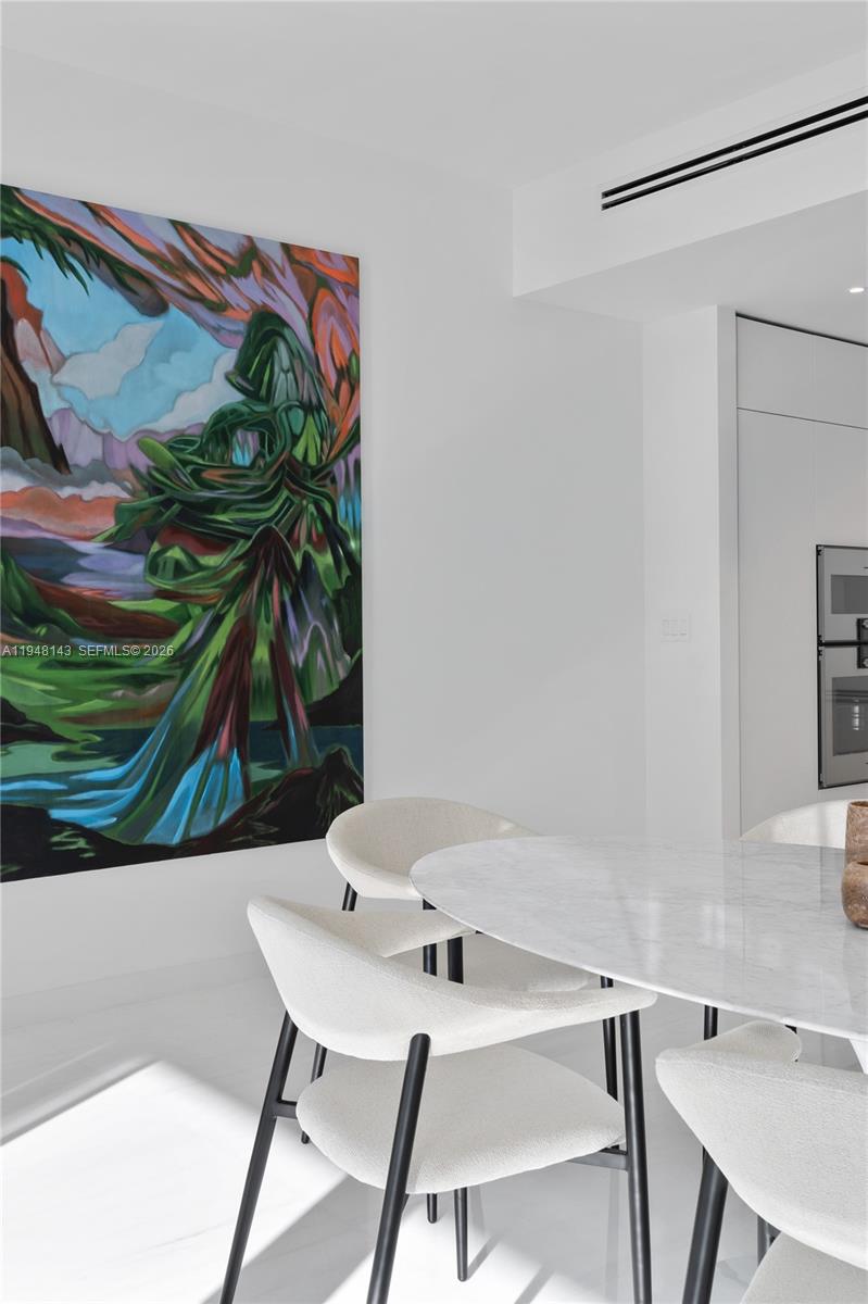 300 Biscayne Blvd Way #2102, Miami FL 33131