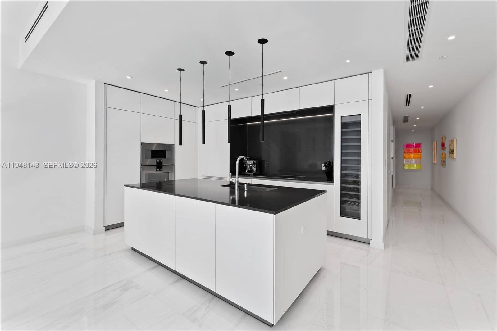 300 Biscayne Blvd Way #2102, Miami FL 33131
