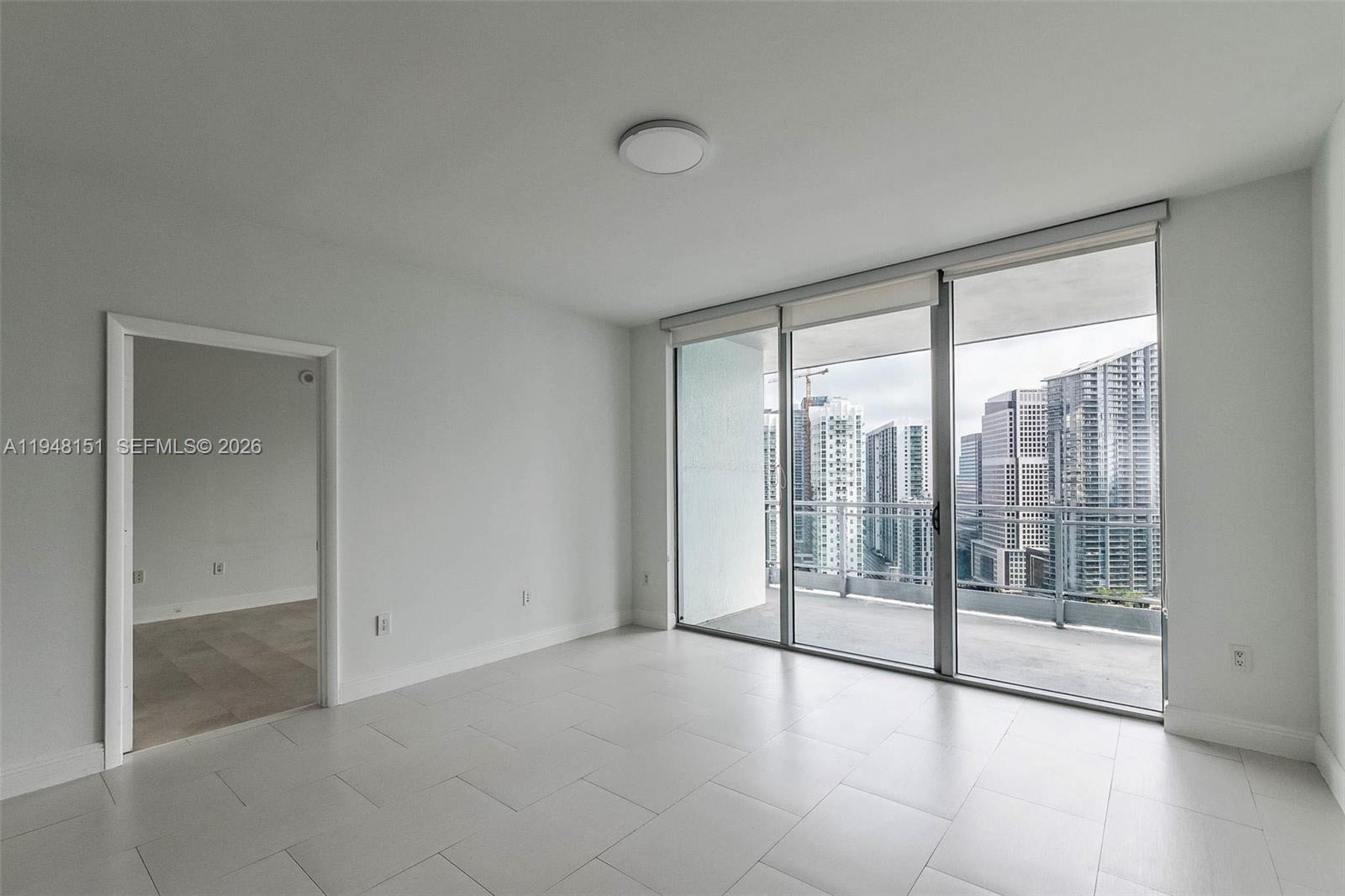 90 SW 3rd St #3211, Miami FL 33130