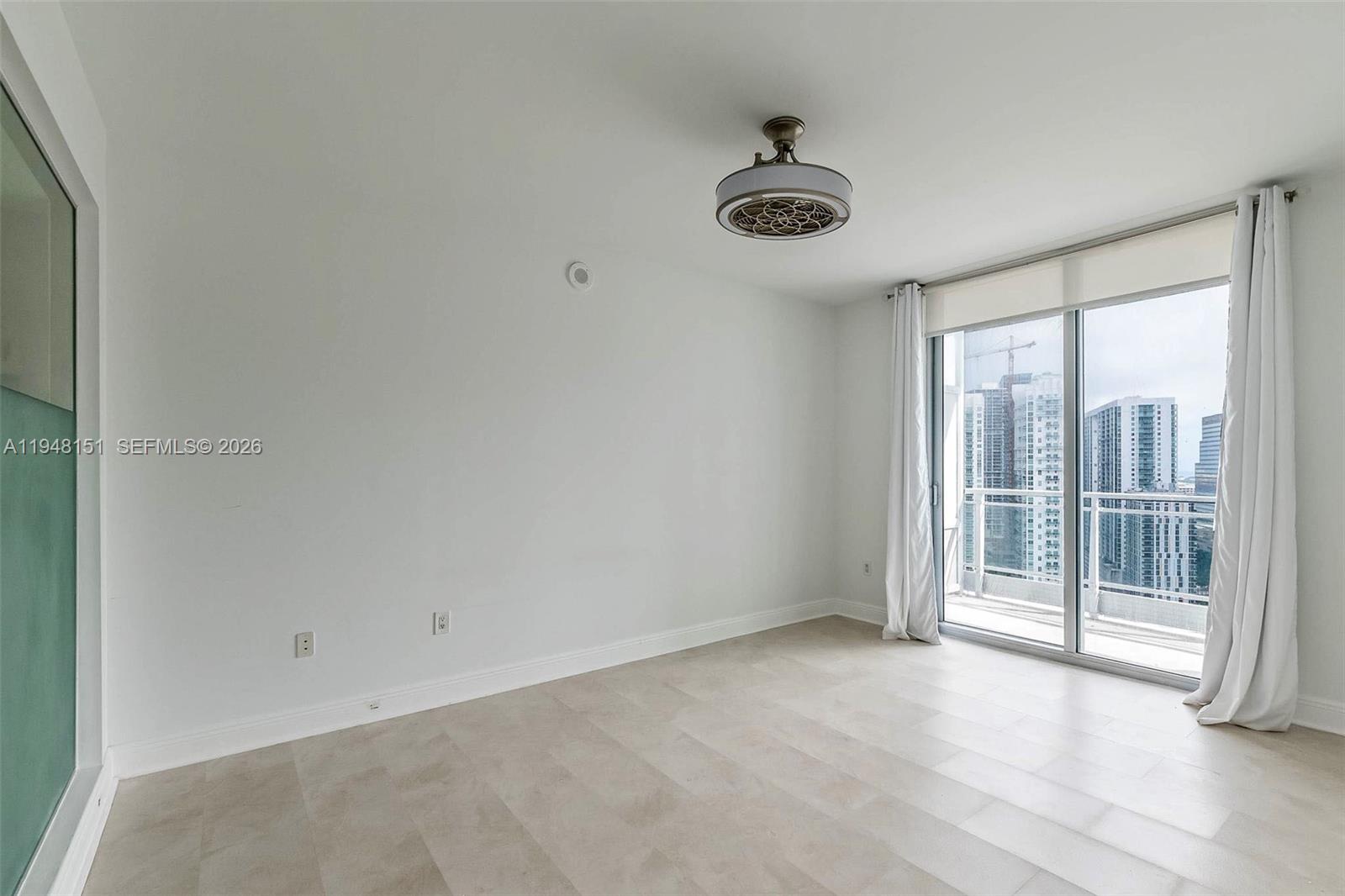 90 SW 3rd St #3211, Miami FL 33130