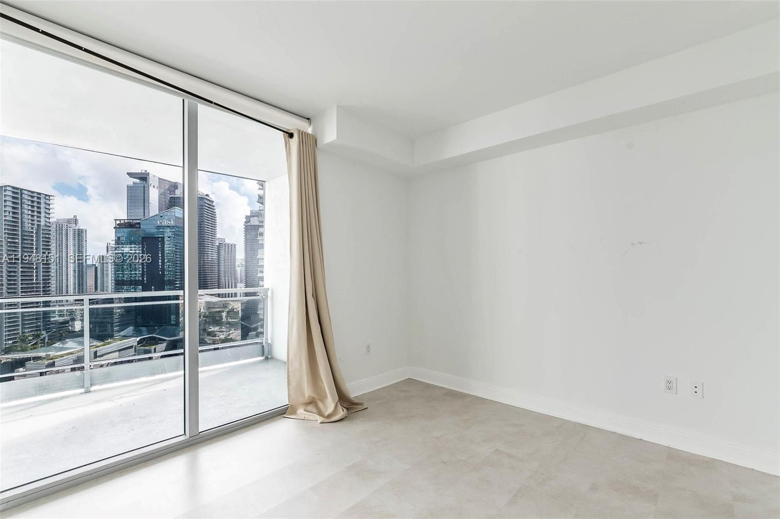 90 SW 3rd St #3211, Miami FL 33130