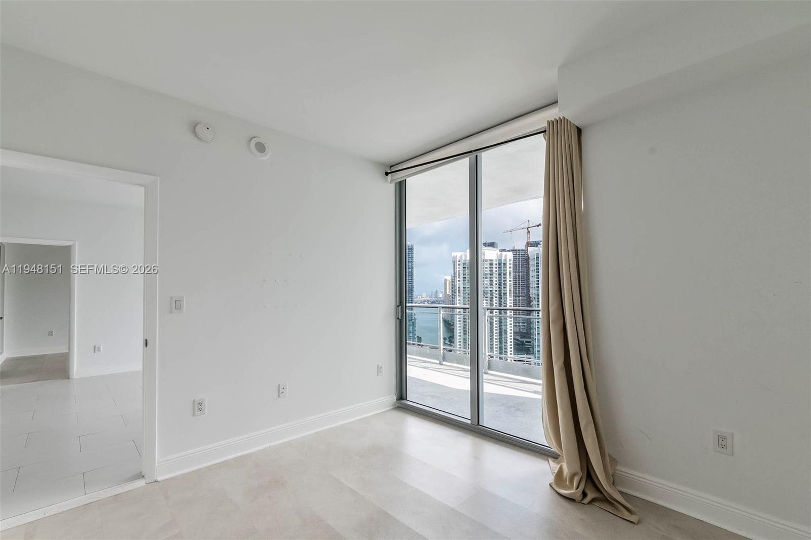 90 SW 3rd St #3211, Miami FL 33130