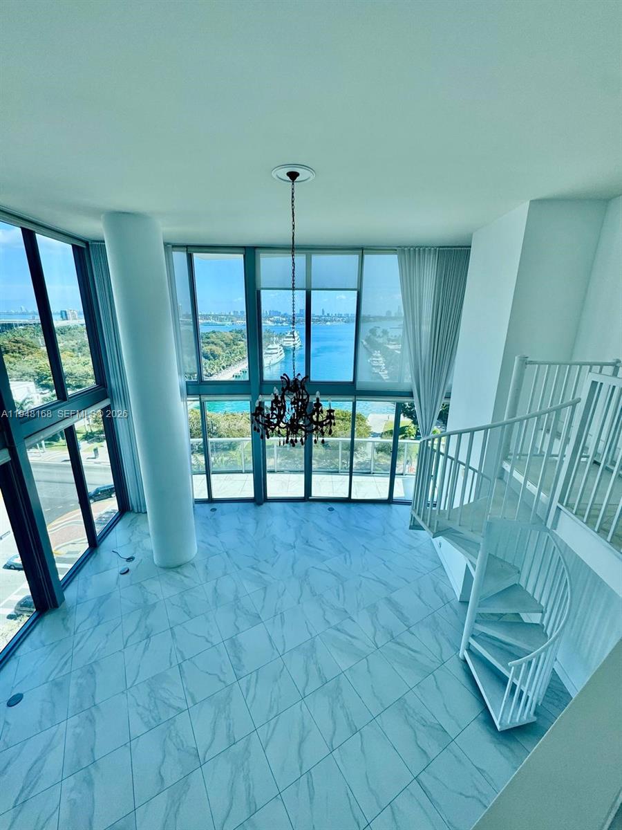 888 Biscayne Blvd #906, Miami FL 33132