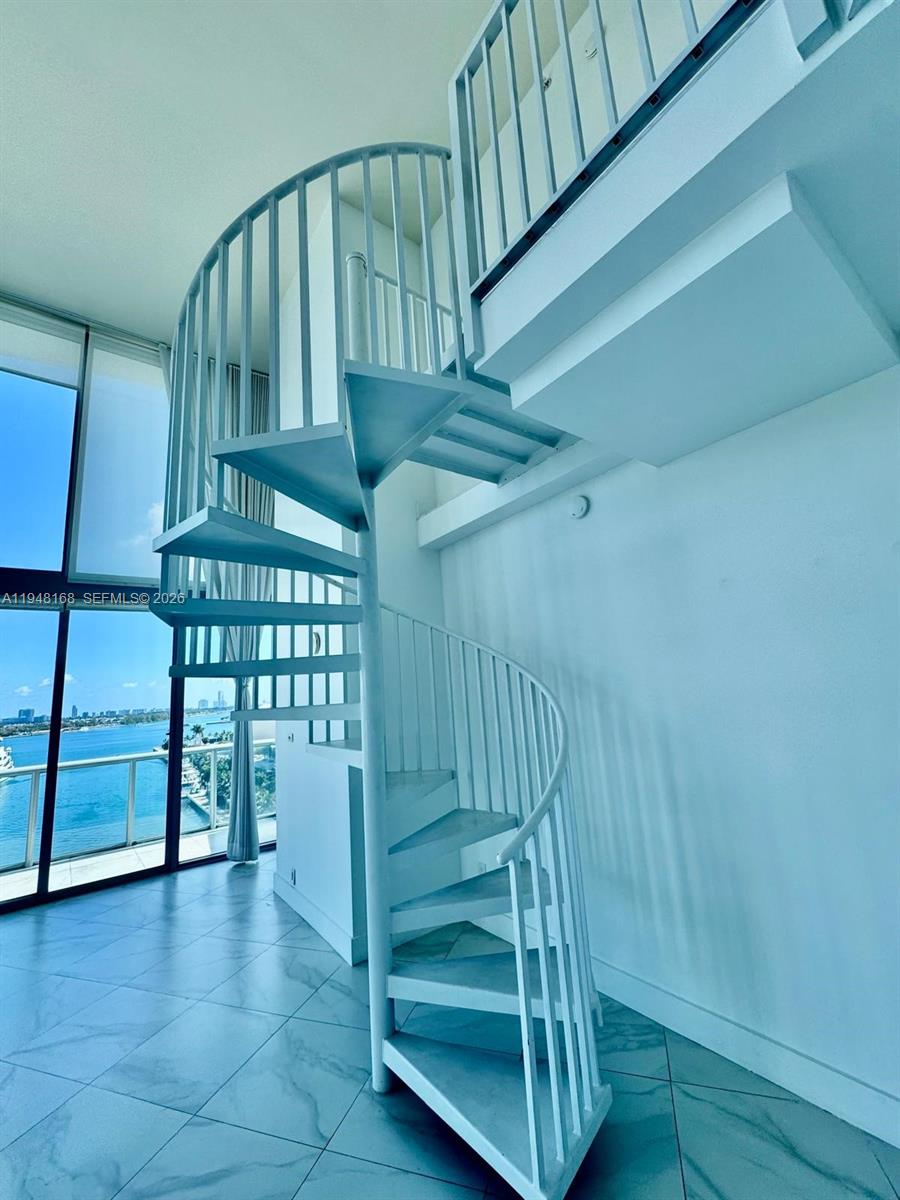 888 Biscayne Blvd #906, Miami FL 33132