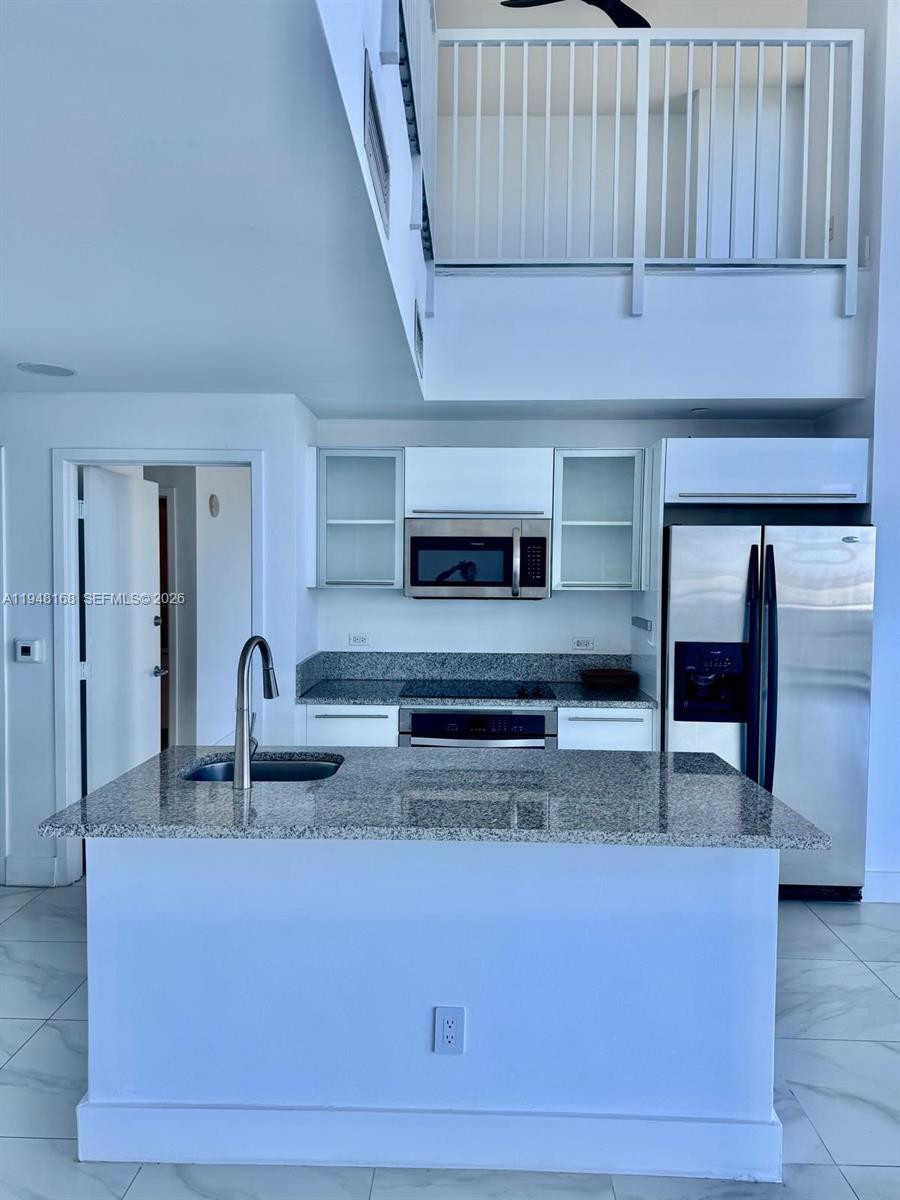 888 Biscayne Blvd #906, Miami FL 33132