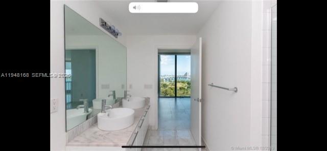 888 Biscayne Blvd #906, Miami FL 33132