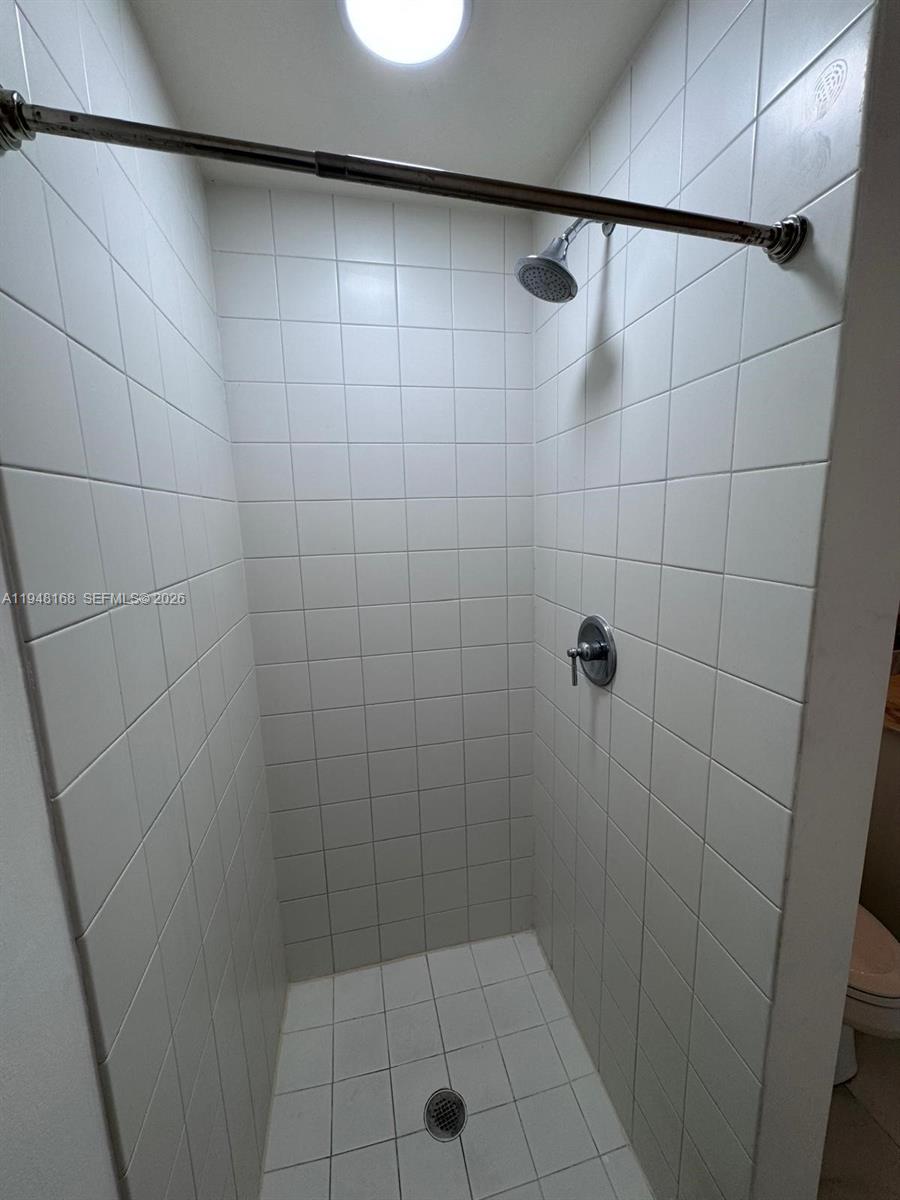888 Biscayne Blvd #906, Miami FL 33132