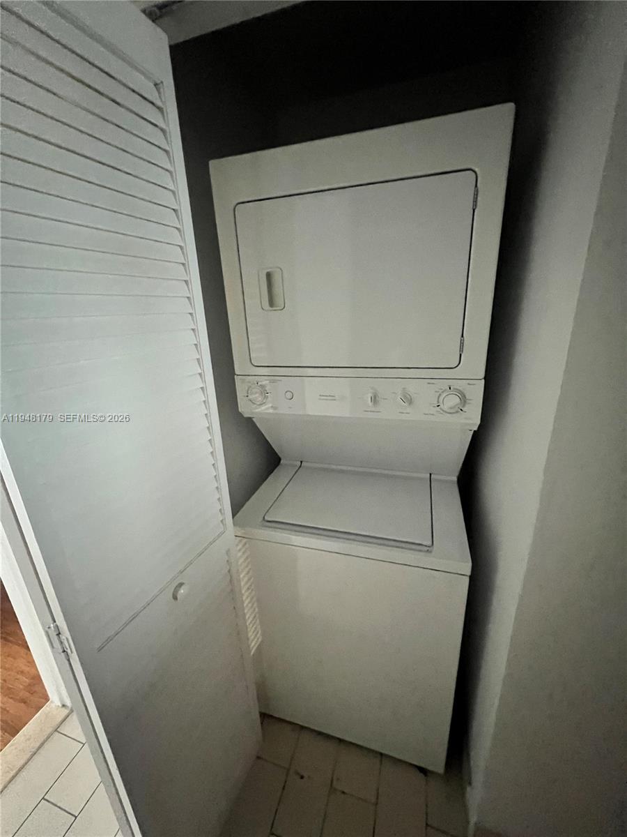 79 SW 12th St #3008-S, Miami FL 33130