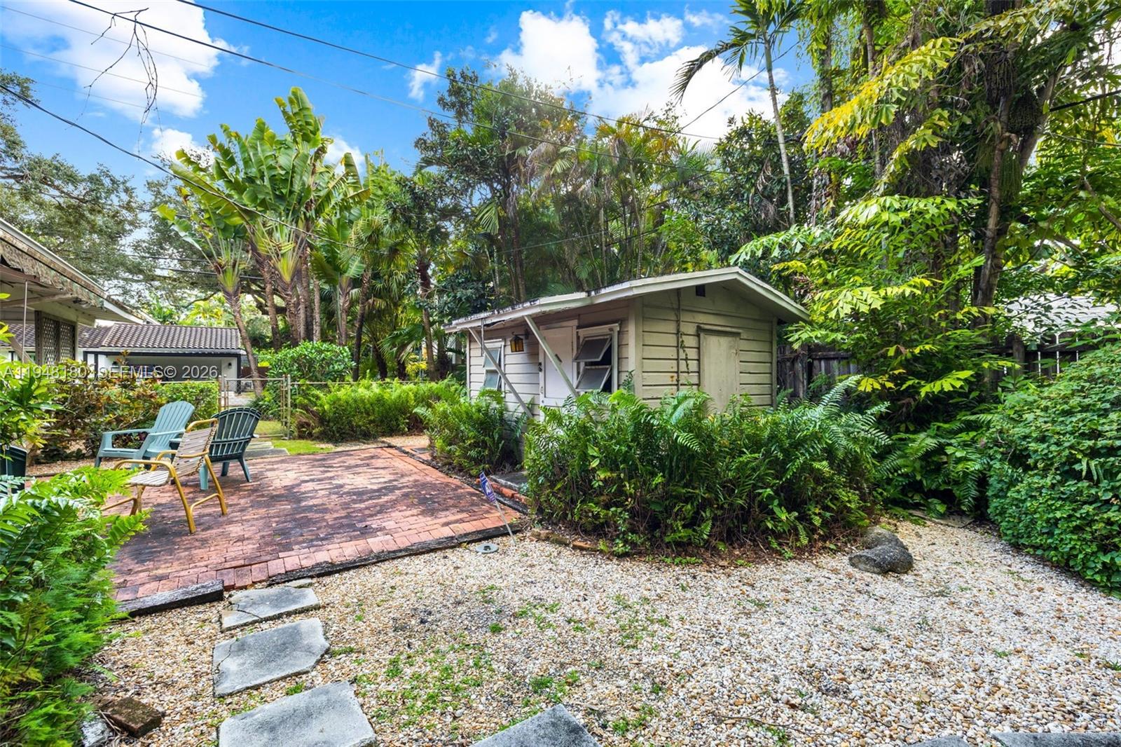 5335 SW 74th St, Miami FL 33143