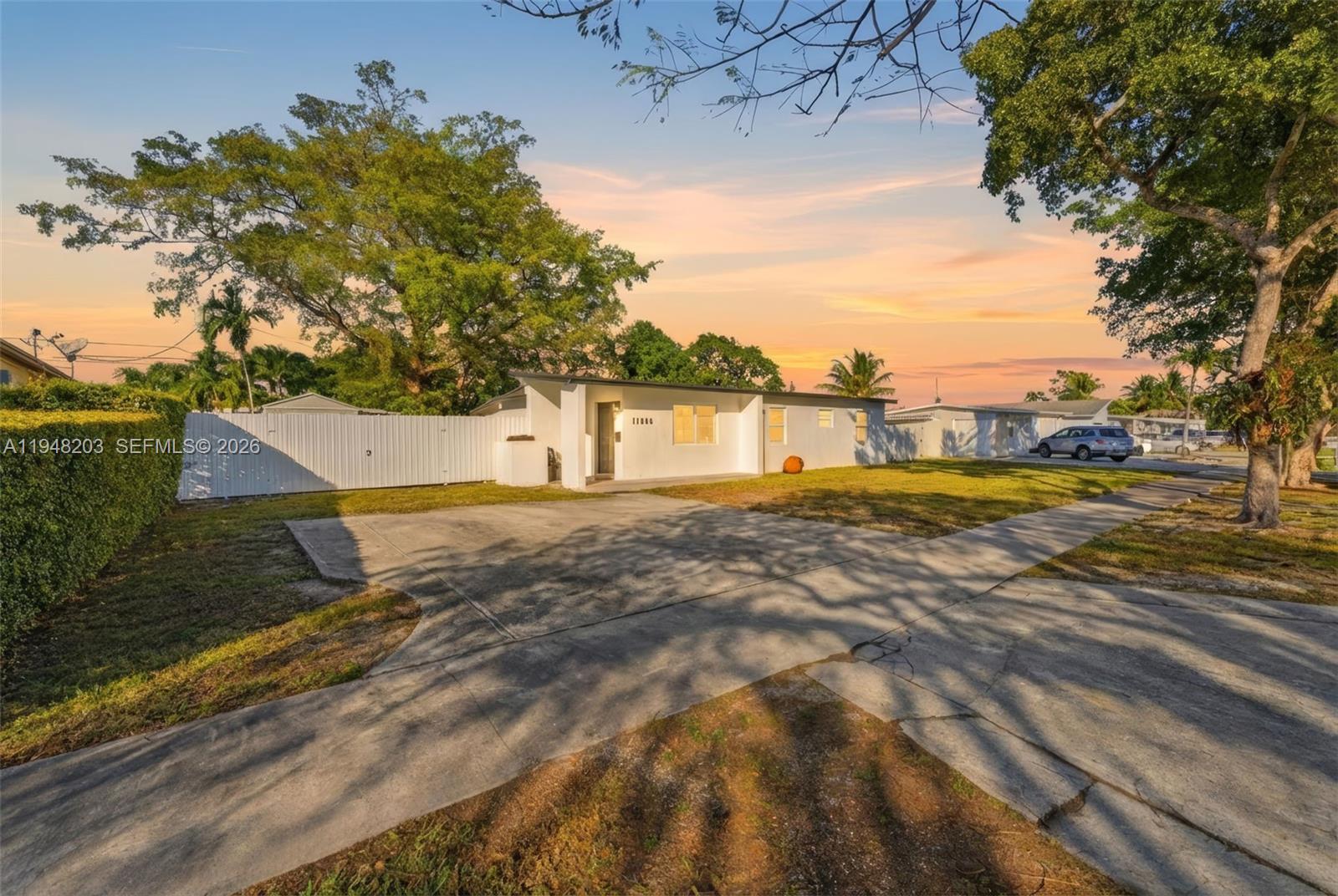 11065 SW 52nd Dr, Miami FL 33165