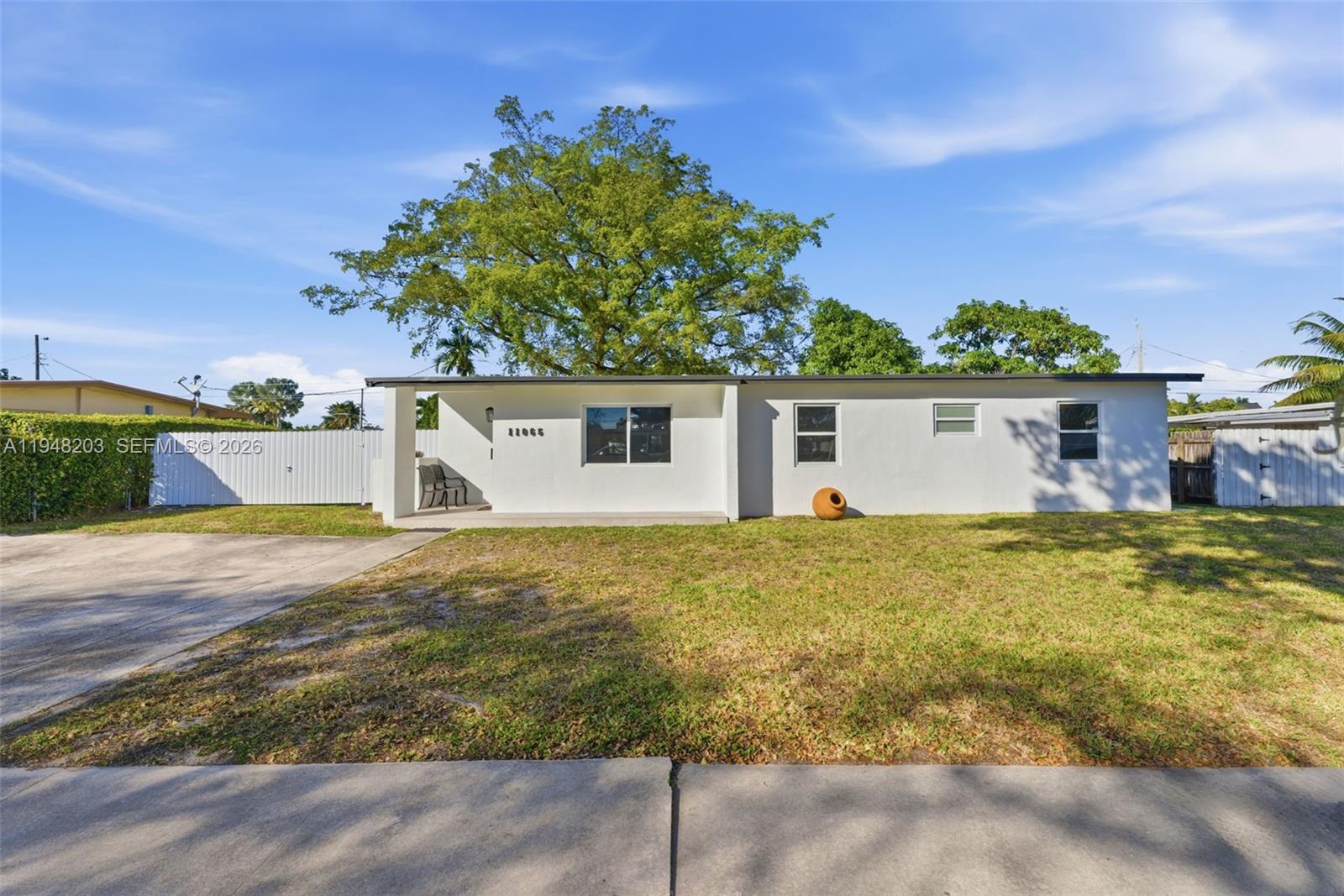 11065 SW 52nd Dr, Miami FL 33165