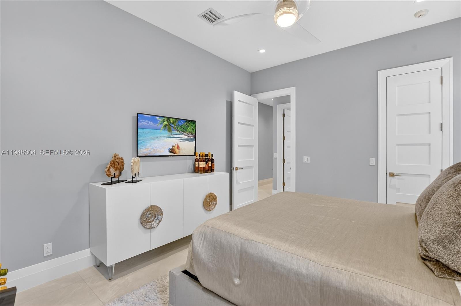 6860 Queenferry Cir, Boca Raton FL 33496