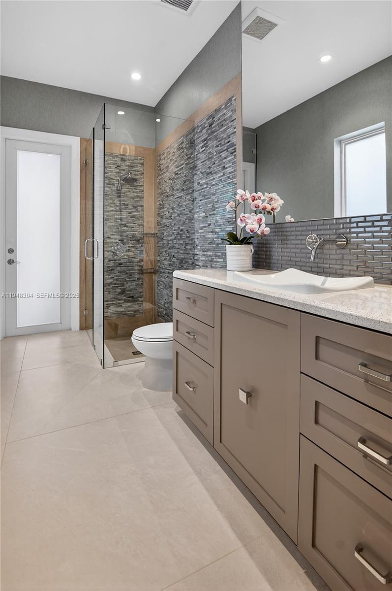 6860 Queenferry Cir, Boca Raton FL 33496