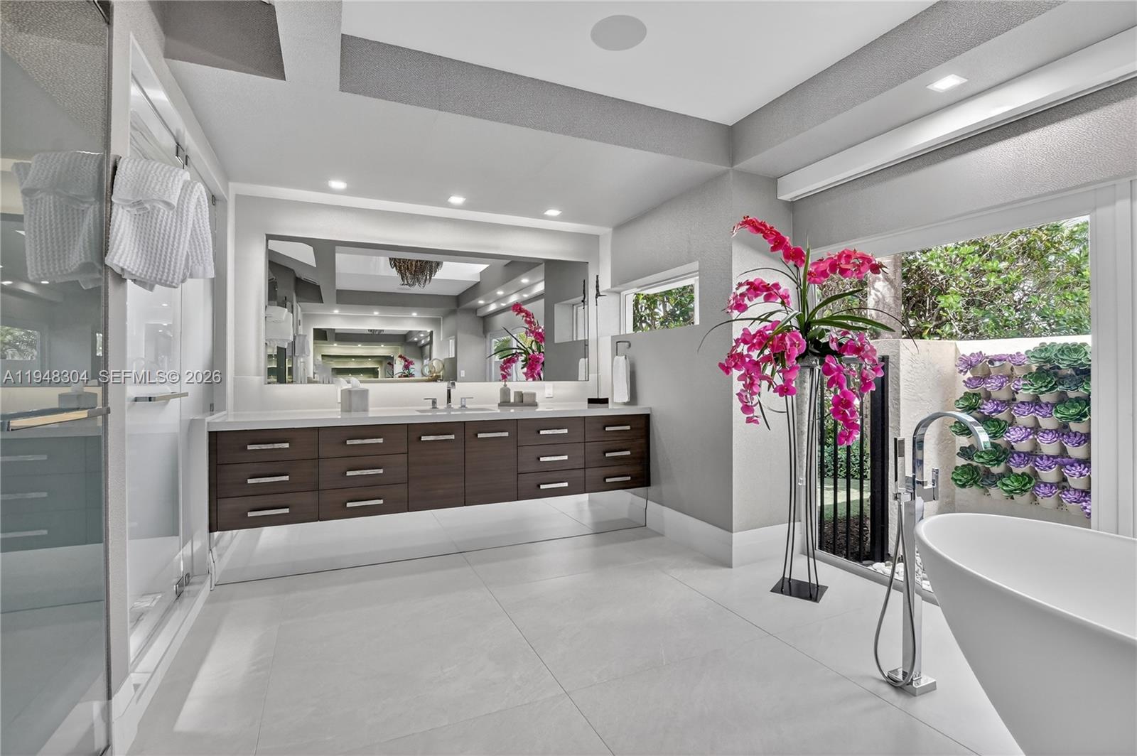 6860 Queenferry Cir, Boca Raton FL 33496
