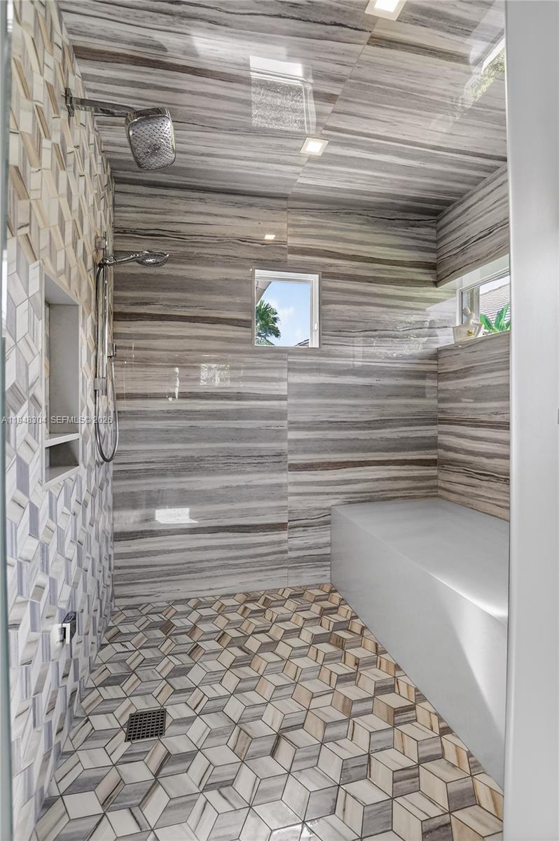 6860 Queenferry Cir, Boca Raton FL 33496