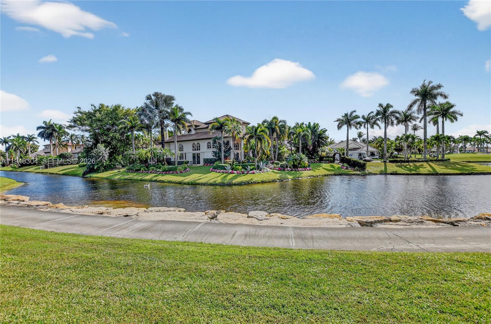 6860 Queenferry Cir, Boca Raton FL 33496
