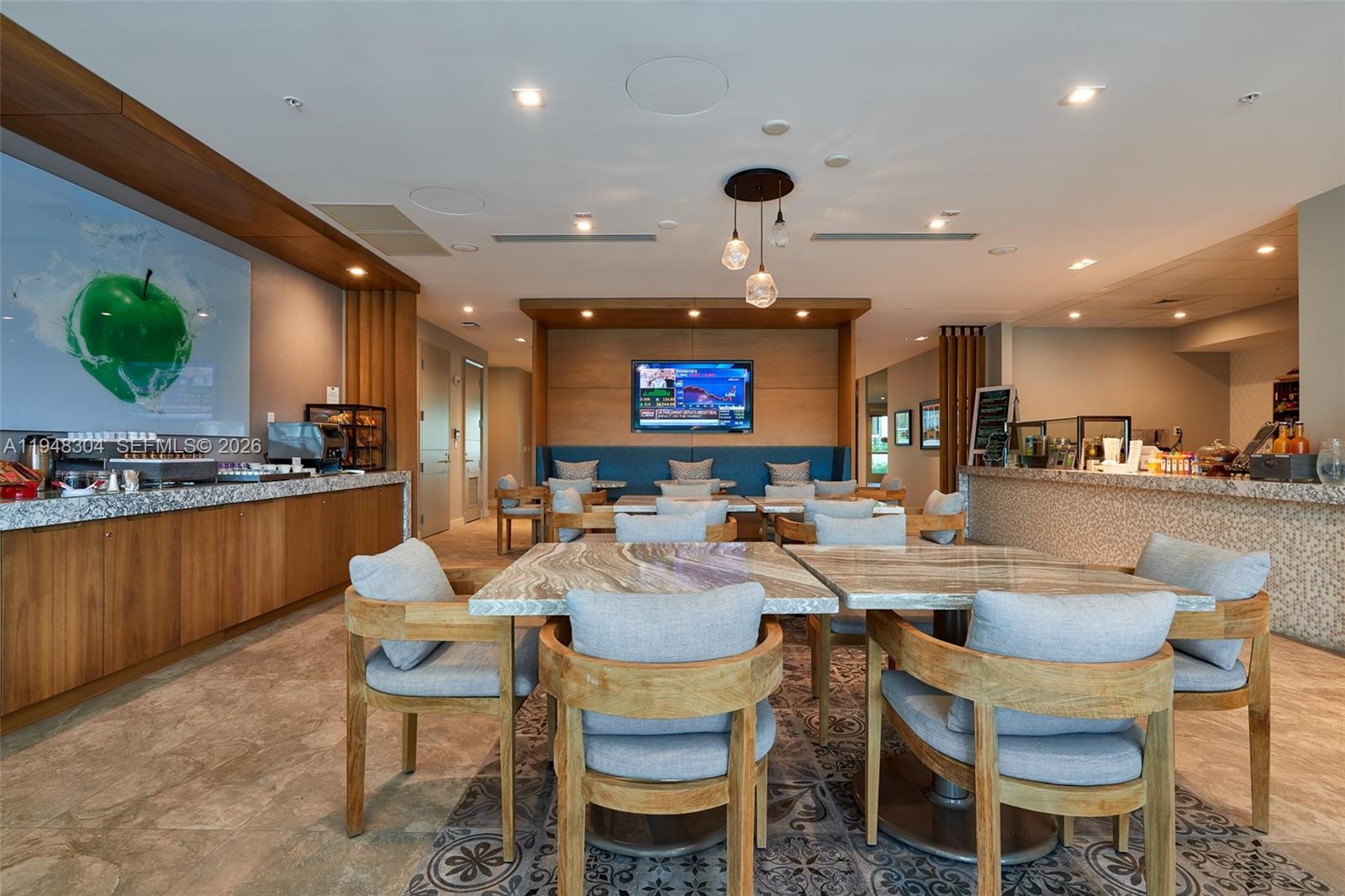 6860 Queenferry Cir, Boca Raton FL 33496