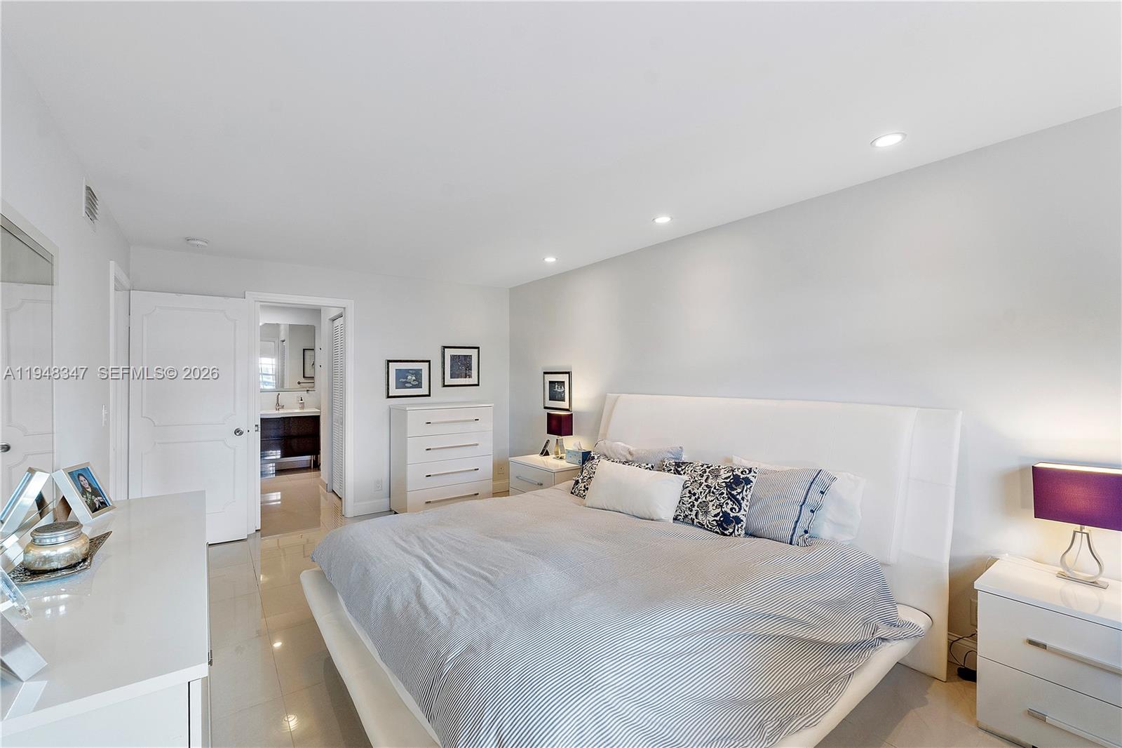 6261 Bay Club Dr #2, Fort Lauderdale FL 33308