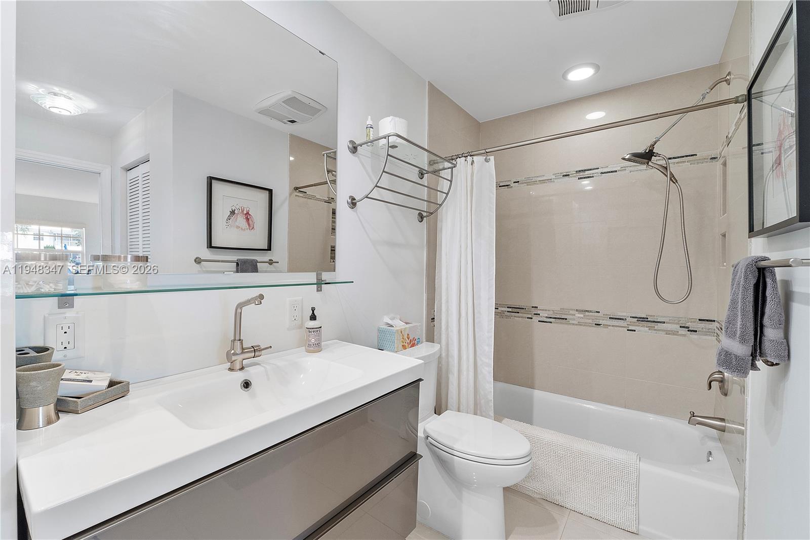 6261 Bay Club Dr #2, Fort Lauderdale FL 33308