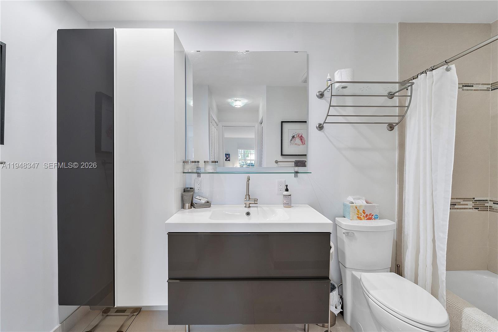 6261 Bay Club Dr #2, Fort Lauderdale FL 33308