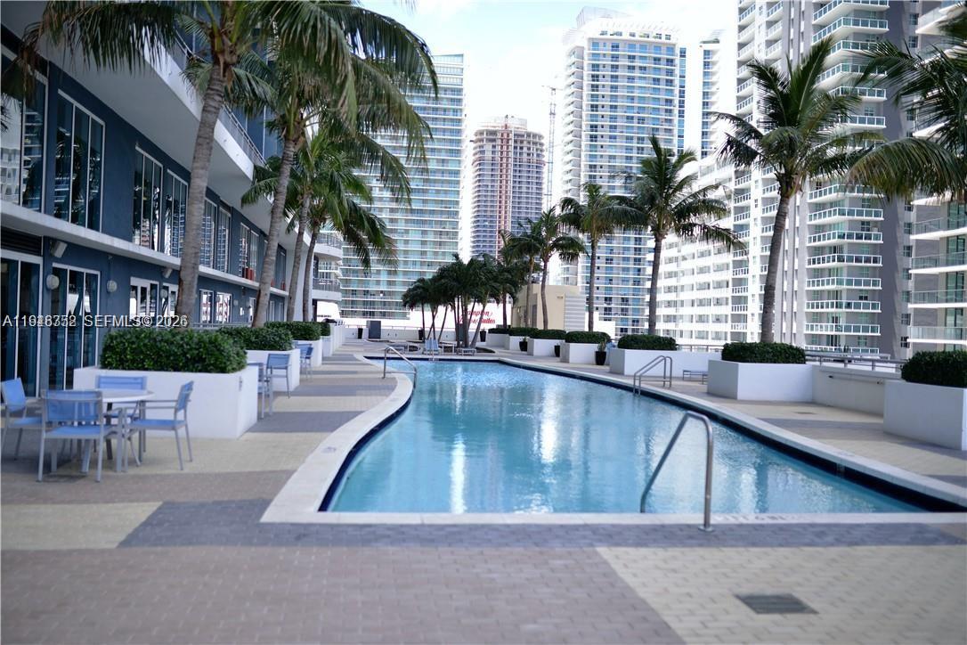 60 SW 13th St #1122, Miami FL 33130