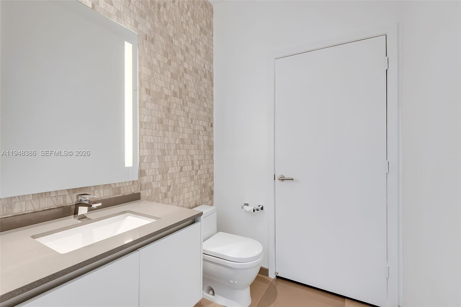 88 SW 7th St #4110, Miami FL 33130