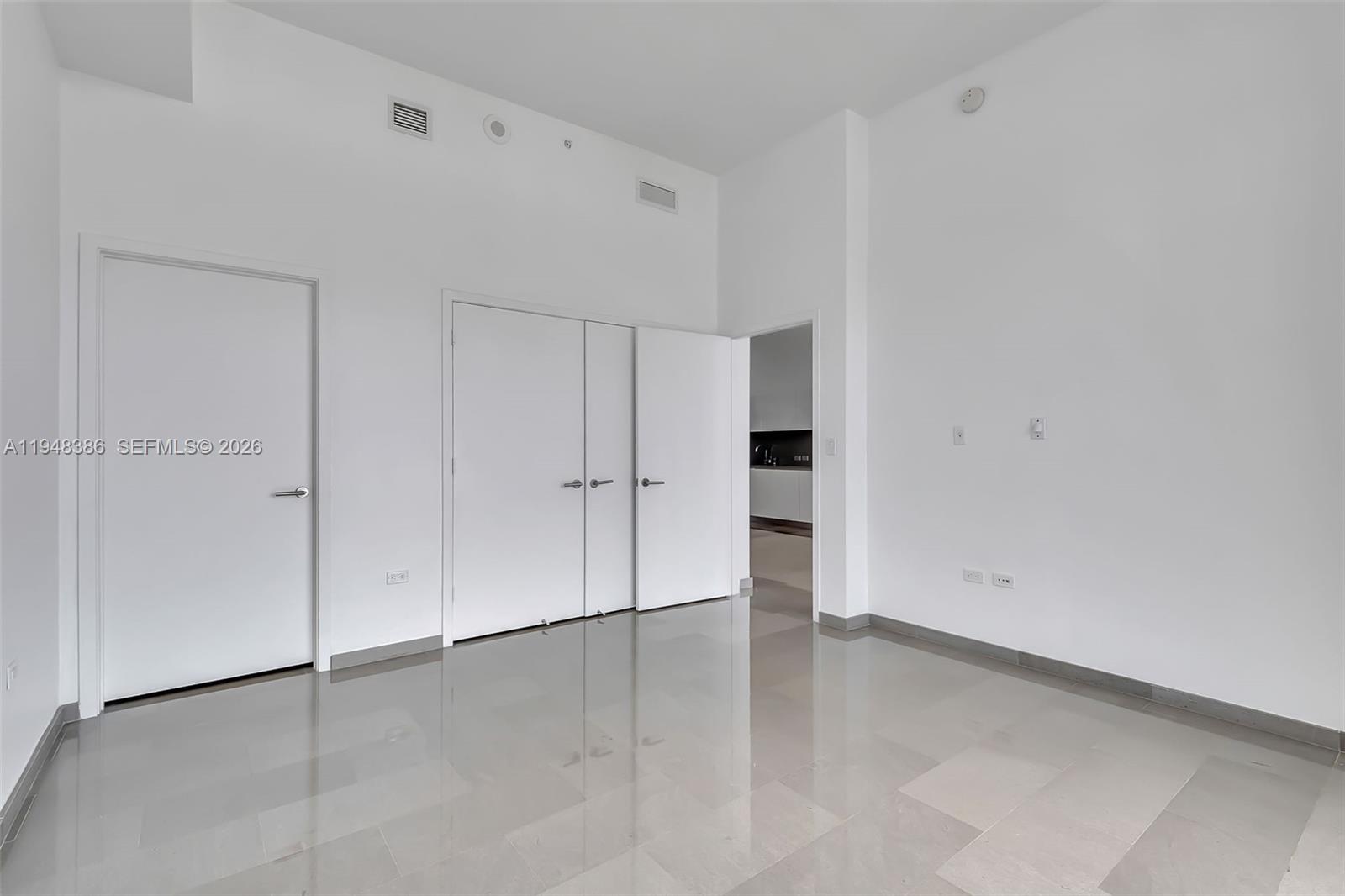 88 SW 7th St #4110, Miami FL 33130