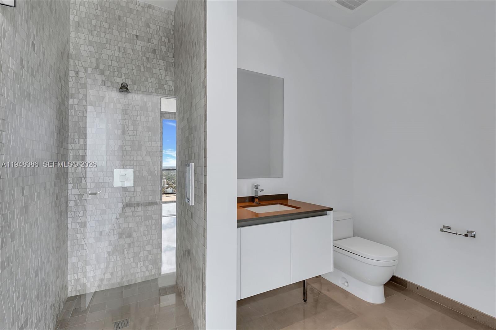 88 SW 7th St #4110, Miami FL 33130
