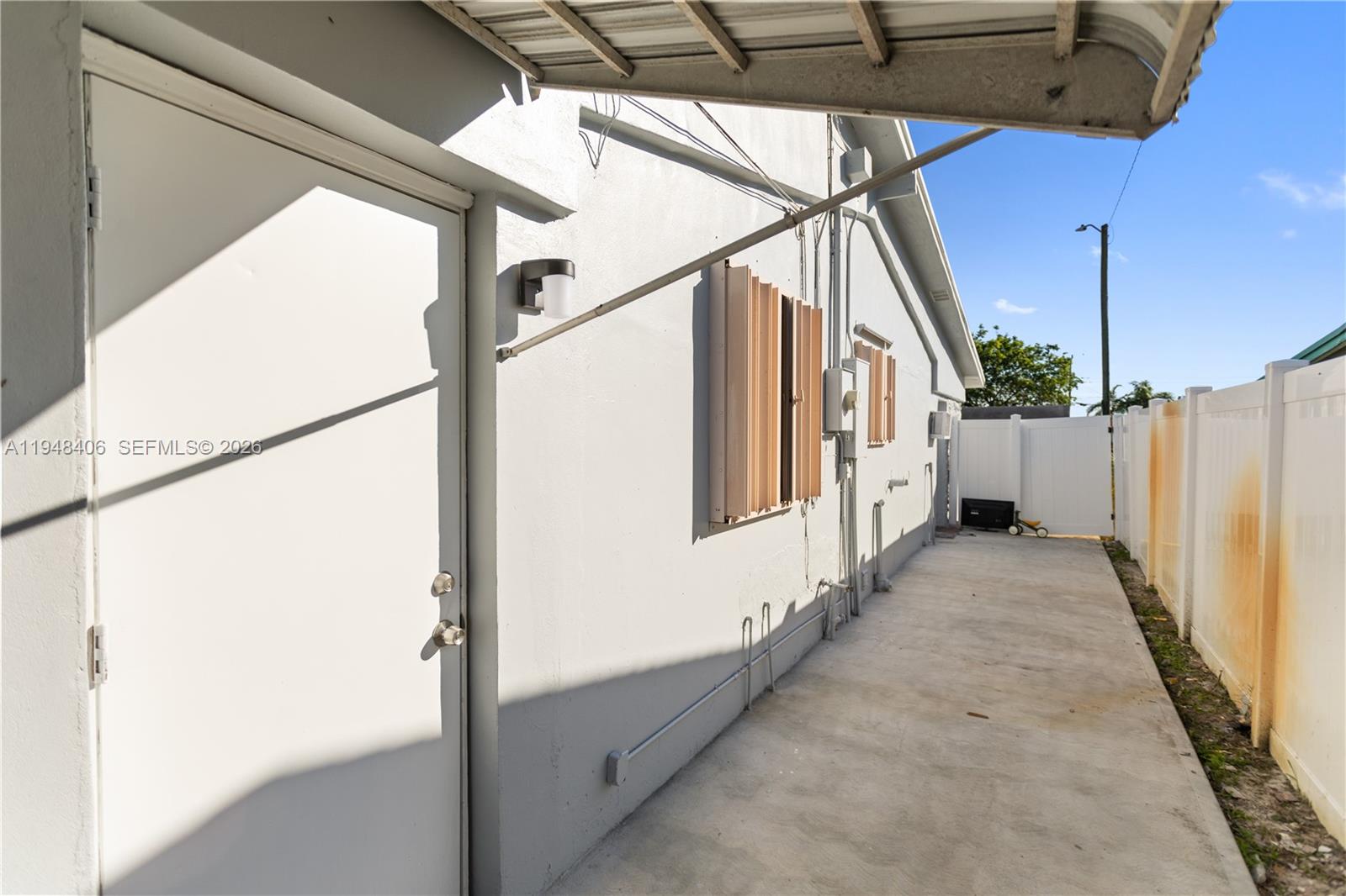 3521 NW 18th Pl, Lauderhill FL 33311