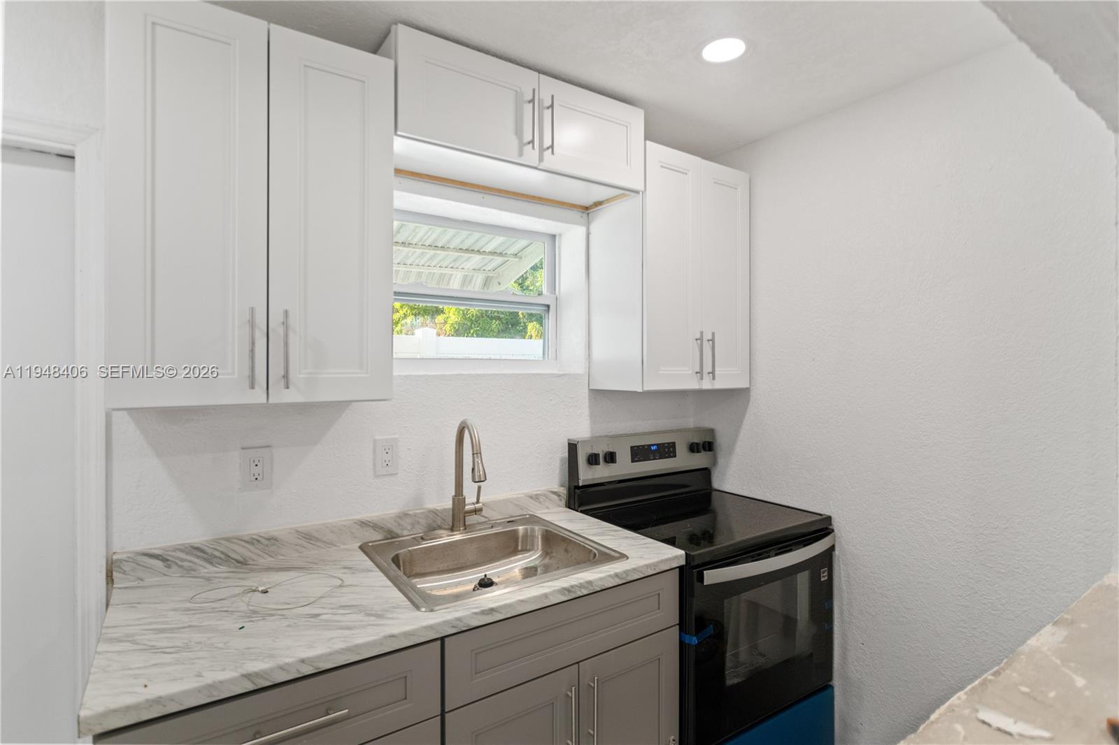 3521 NW 18th Pl, Lauderhill FL 33311