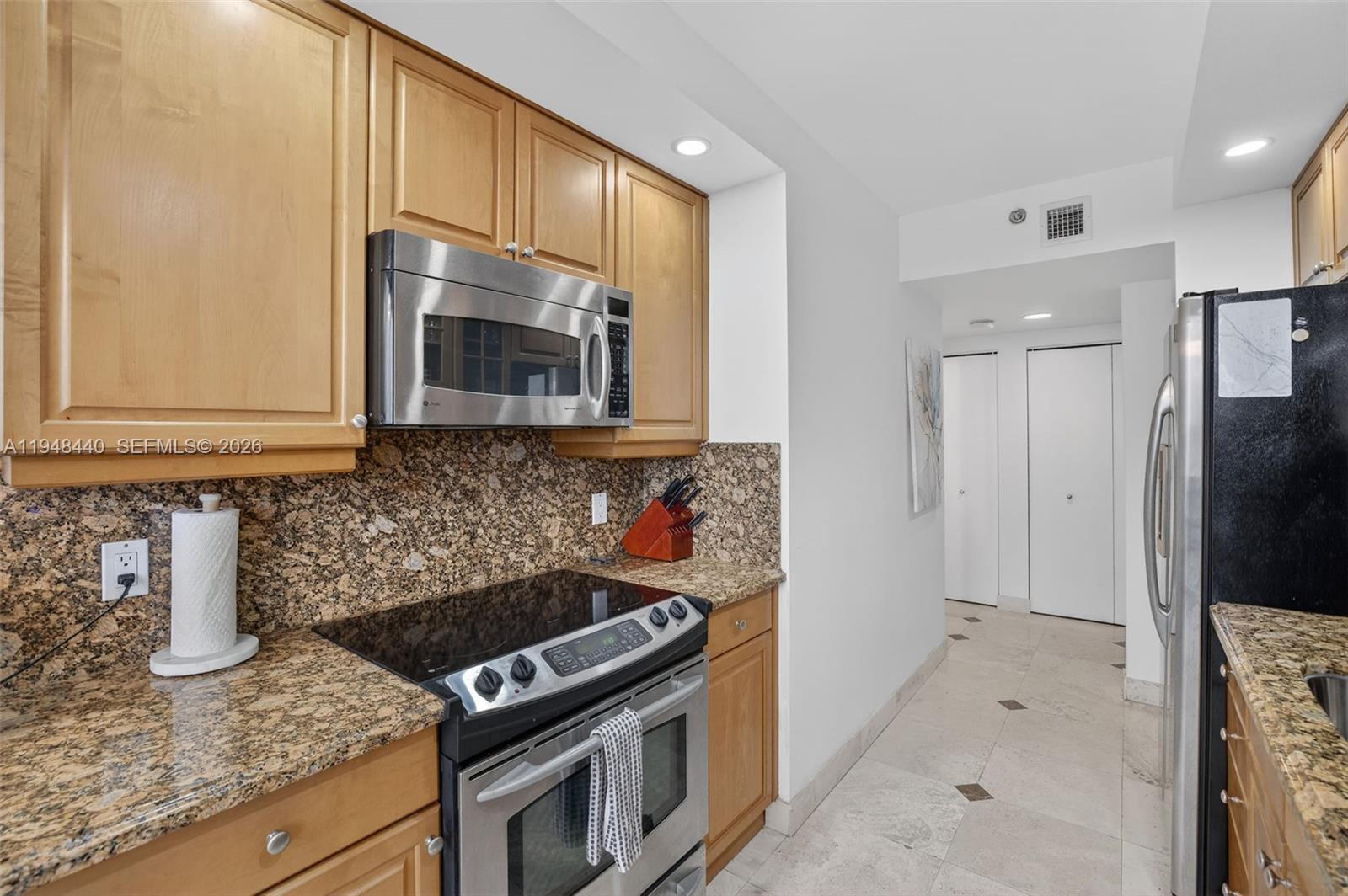1000 Island Blvd #2105, Aventura FL 33160