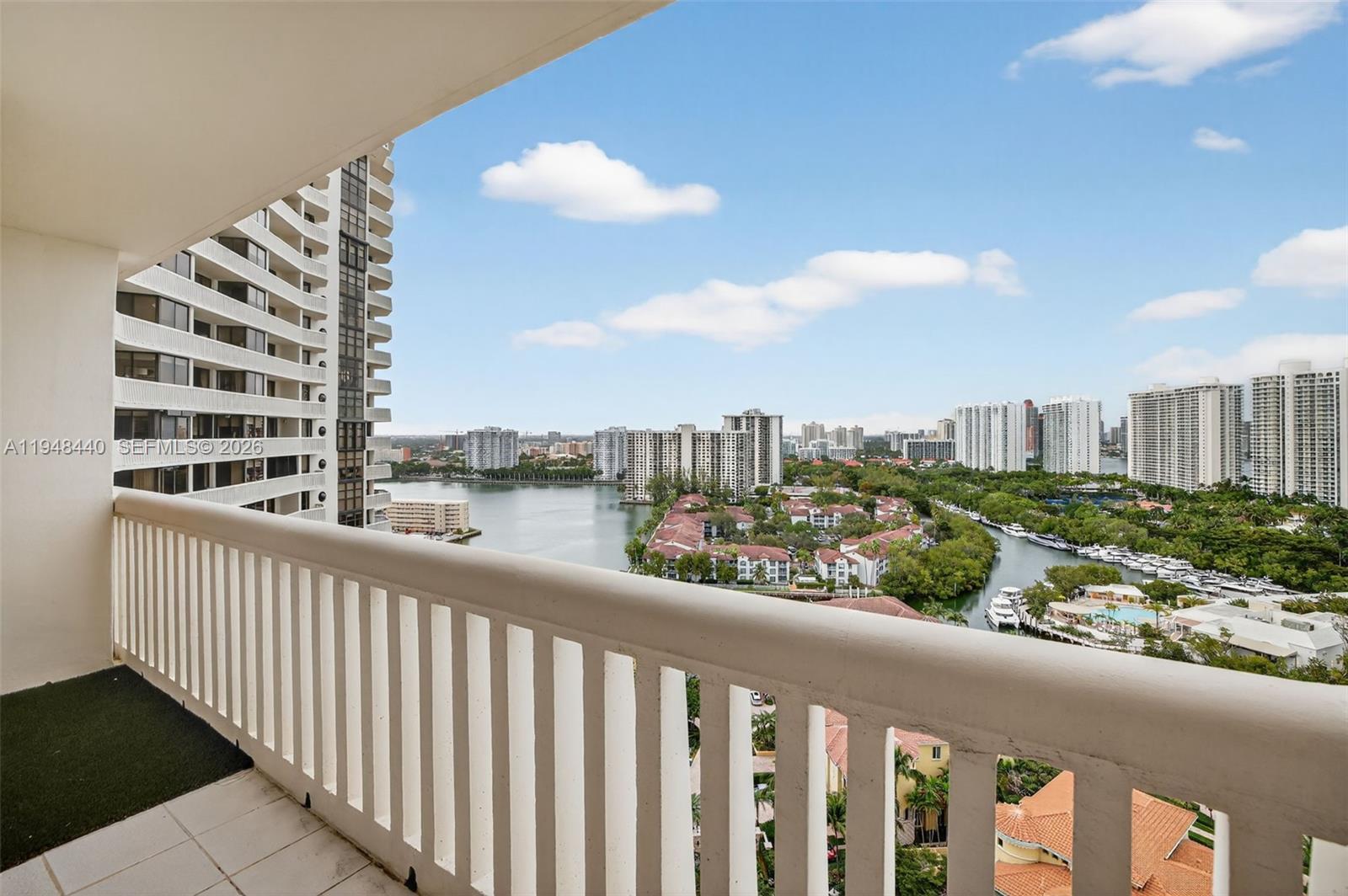 1000 Island Blvd #2105, Aventura FL 33160