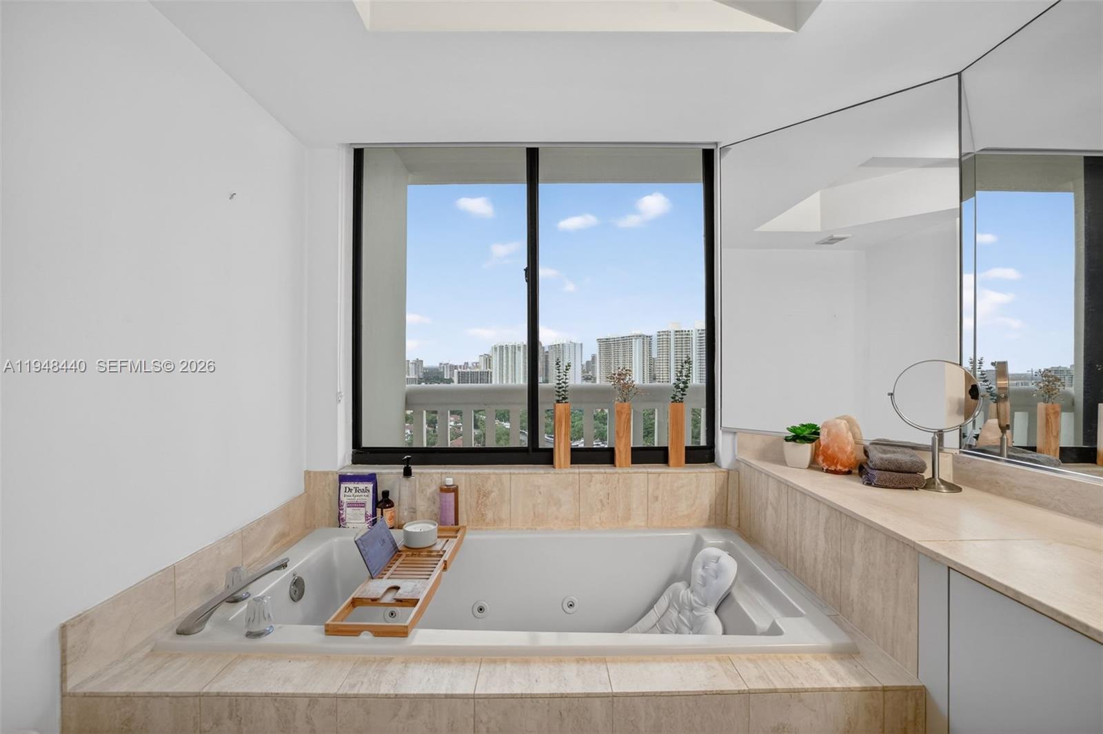 1000 Island Blvd #2105, Aventura FL 33160