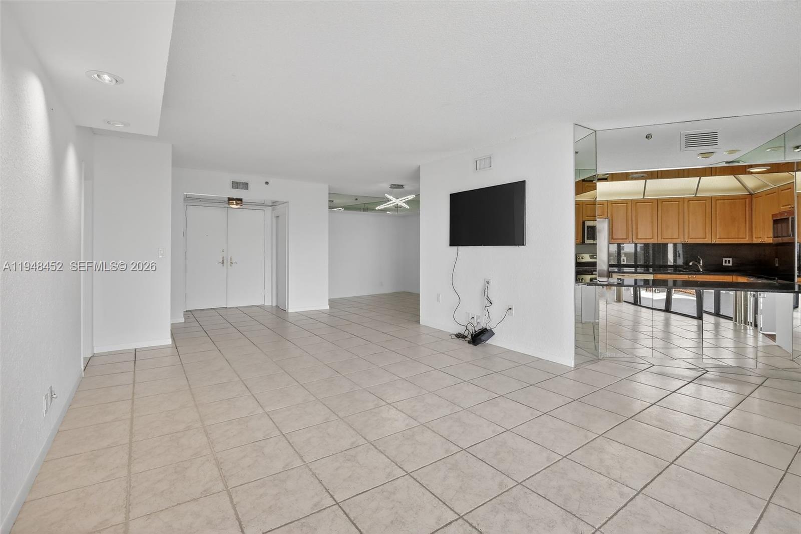 20281 E Country Club Dr #405, Aventura FL 33180