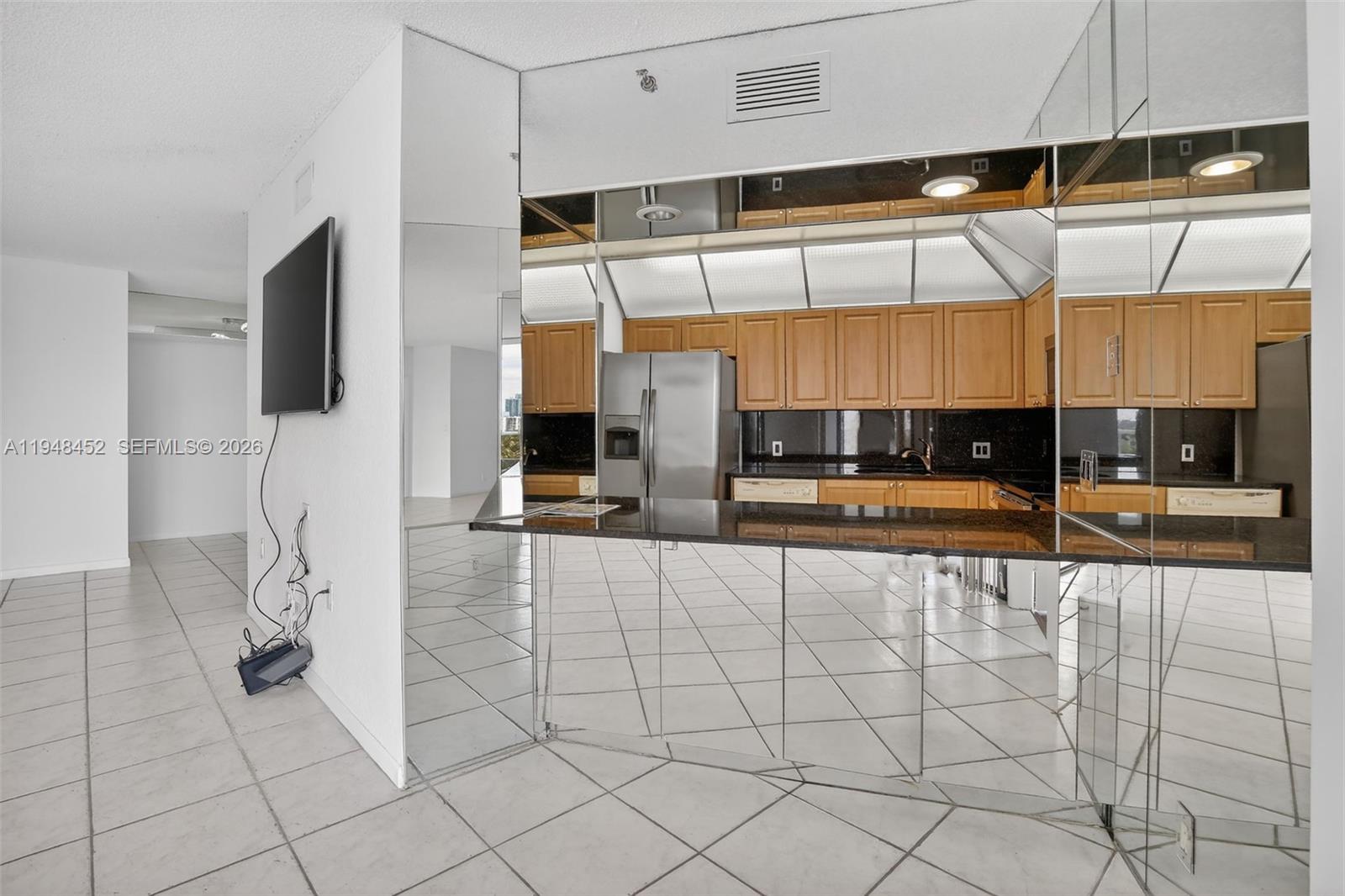 20281 E Country Club Dr #405, Aventura FL 33180