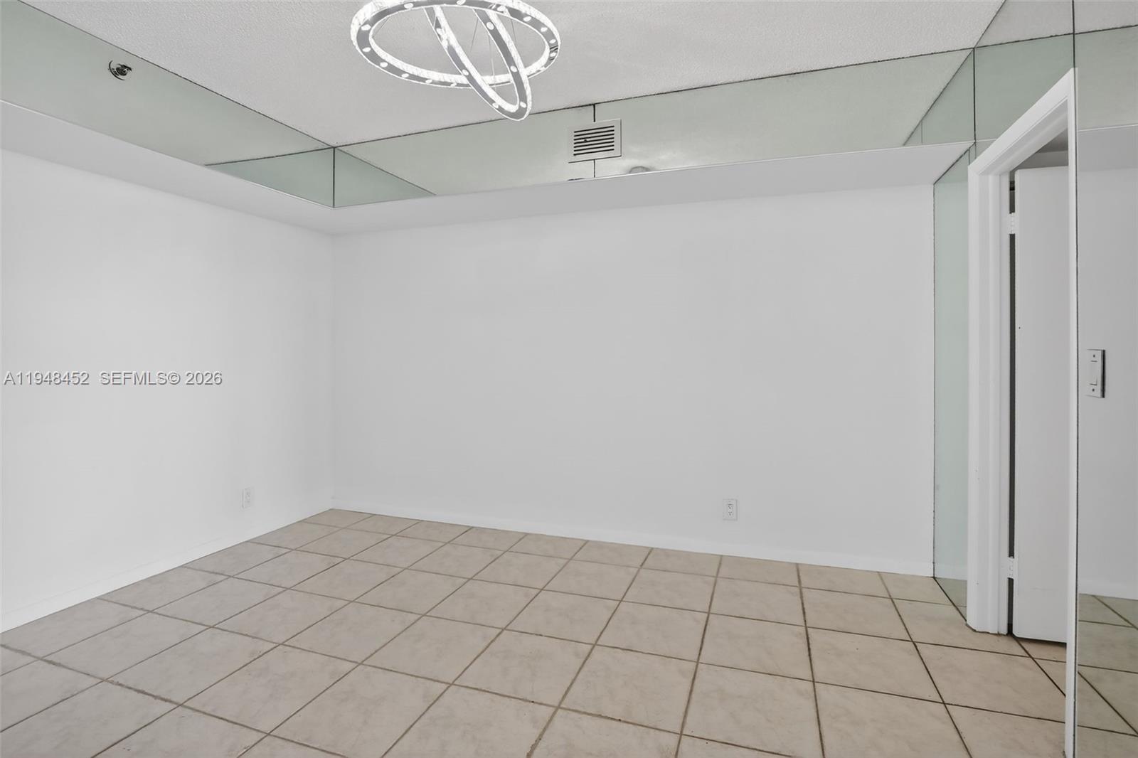 20281 E Country Club Dr #405, Aventura FL 33180